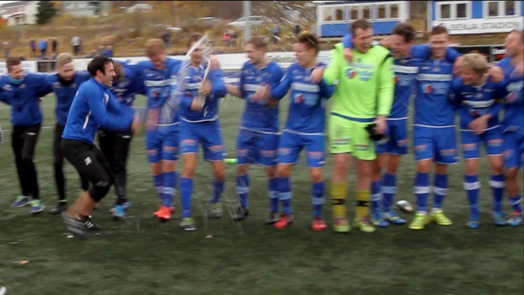 Sjampanje-jubel på stadion