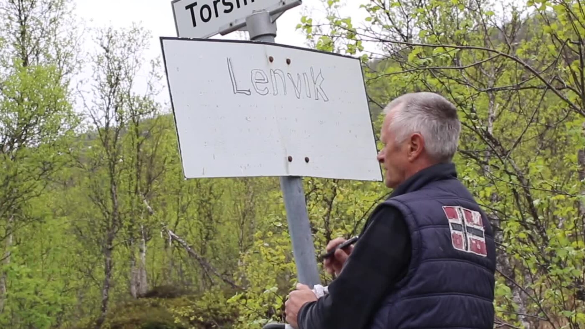 Nå kan endelig denne veien bli asfaltert