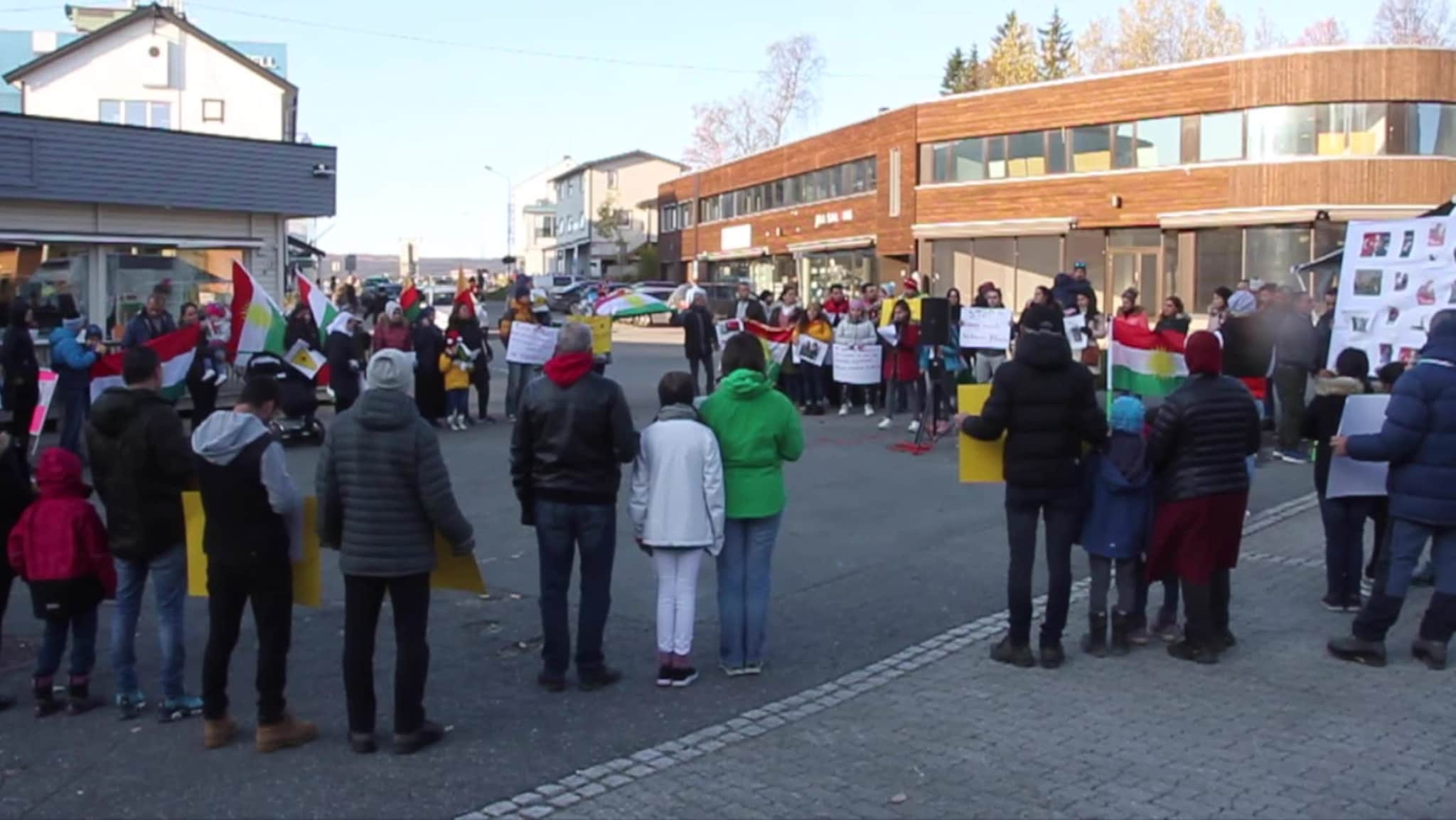 Ber om internasjonal støtte — lørdag demonstrerte de på Finnsnes