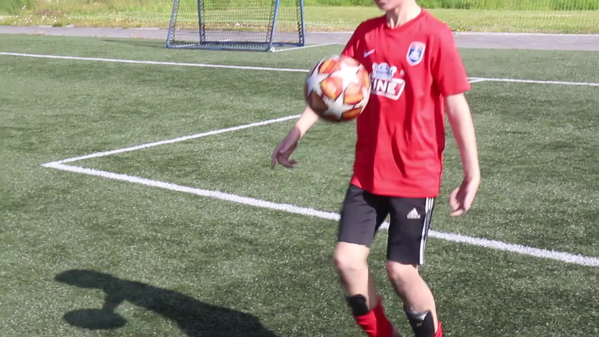 Mange ivrige barn på plass under Sørreisa ILs fotballskole