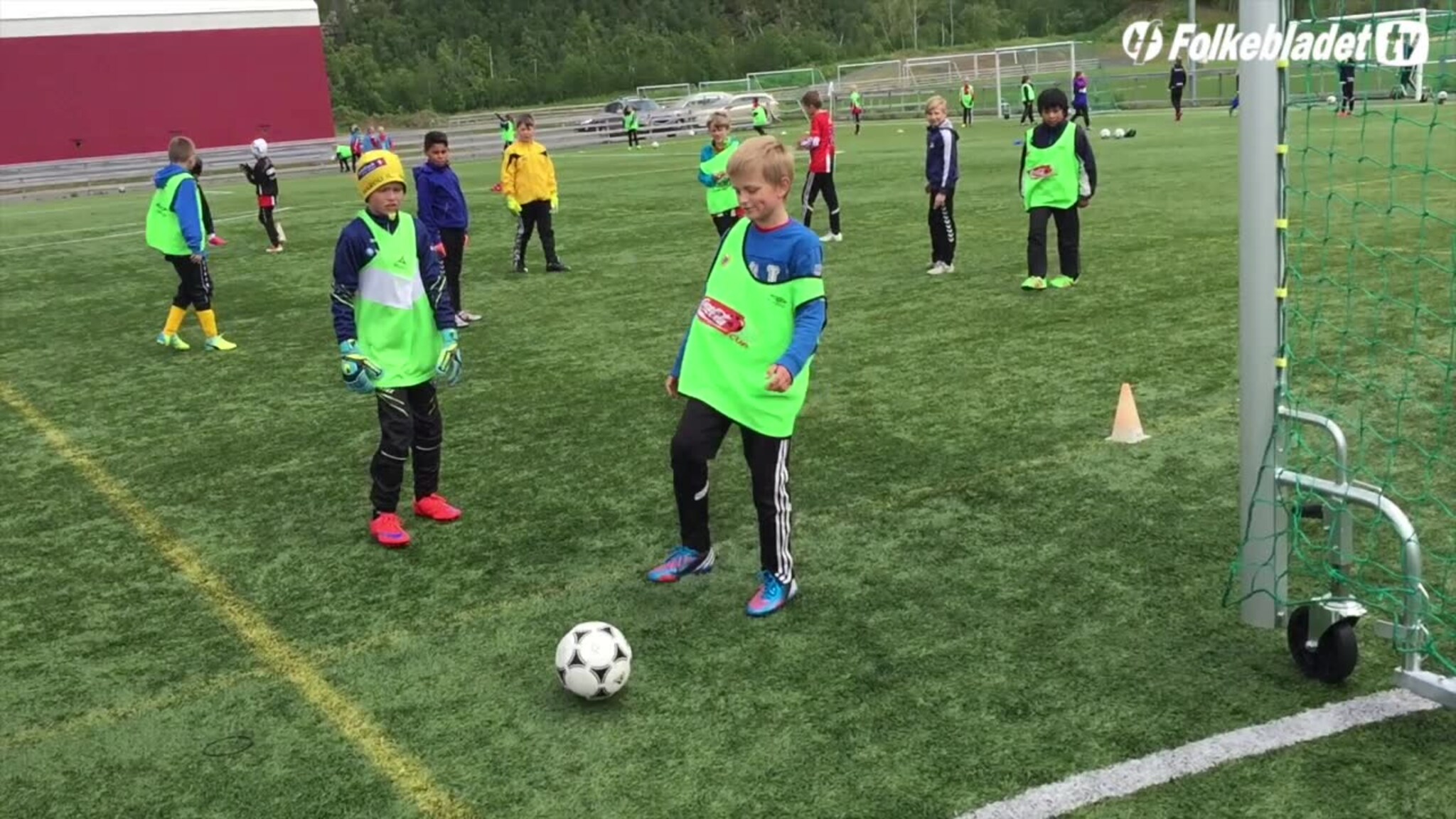 Denne fotballskolen «slår ut» byene