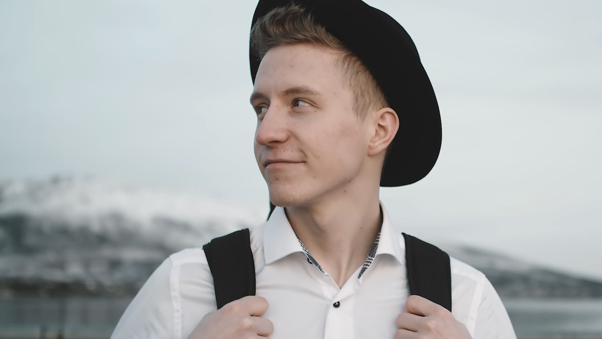 Byr på personlige tekster i soloalbum