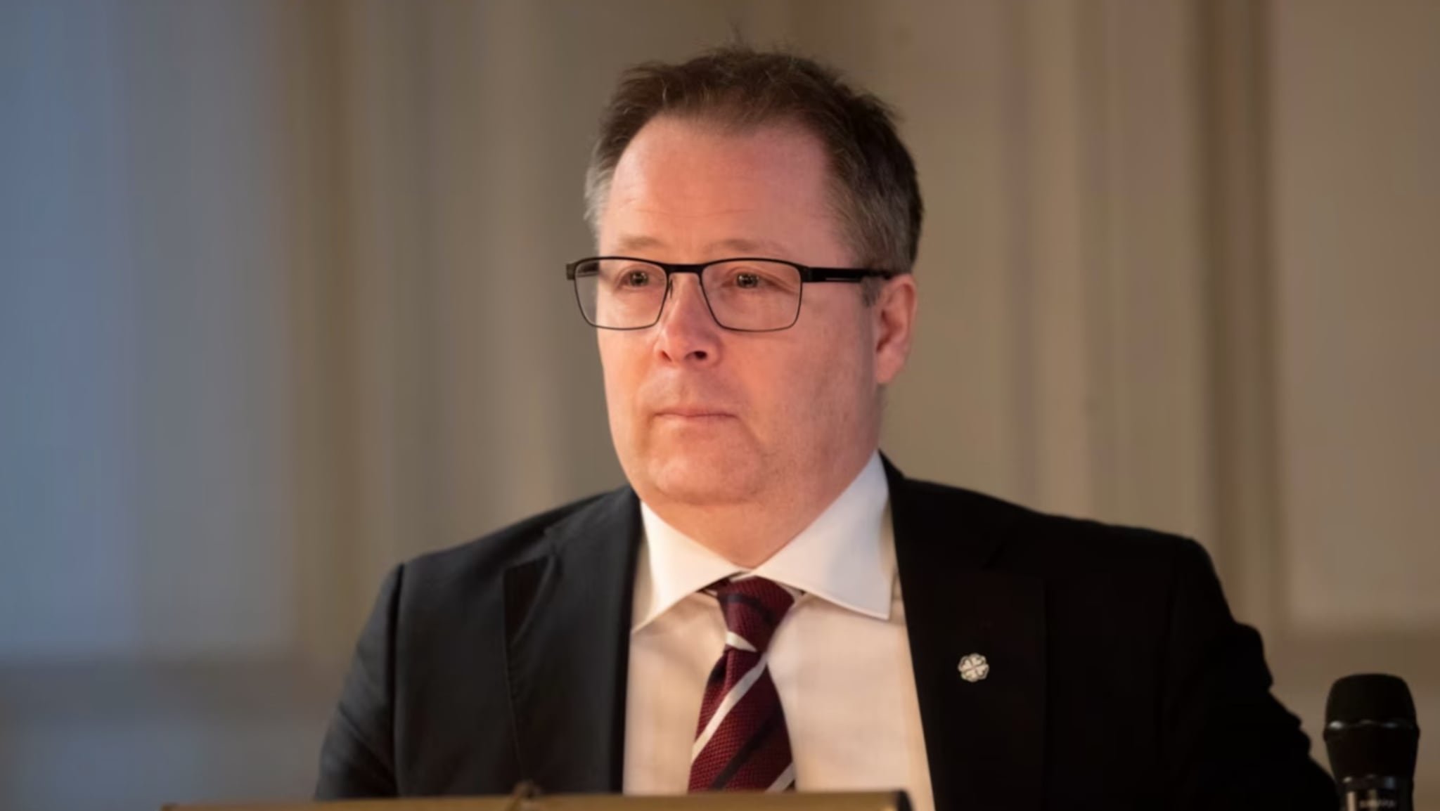 Direkte: Møter pressen om ny investering i Forsvaret