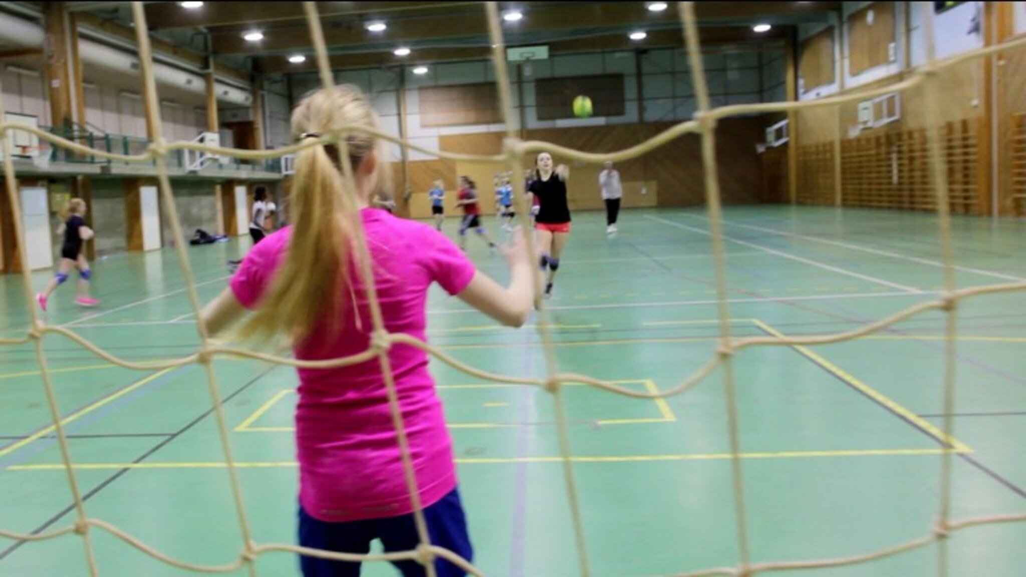 Jentene frir til gutta