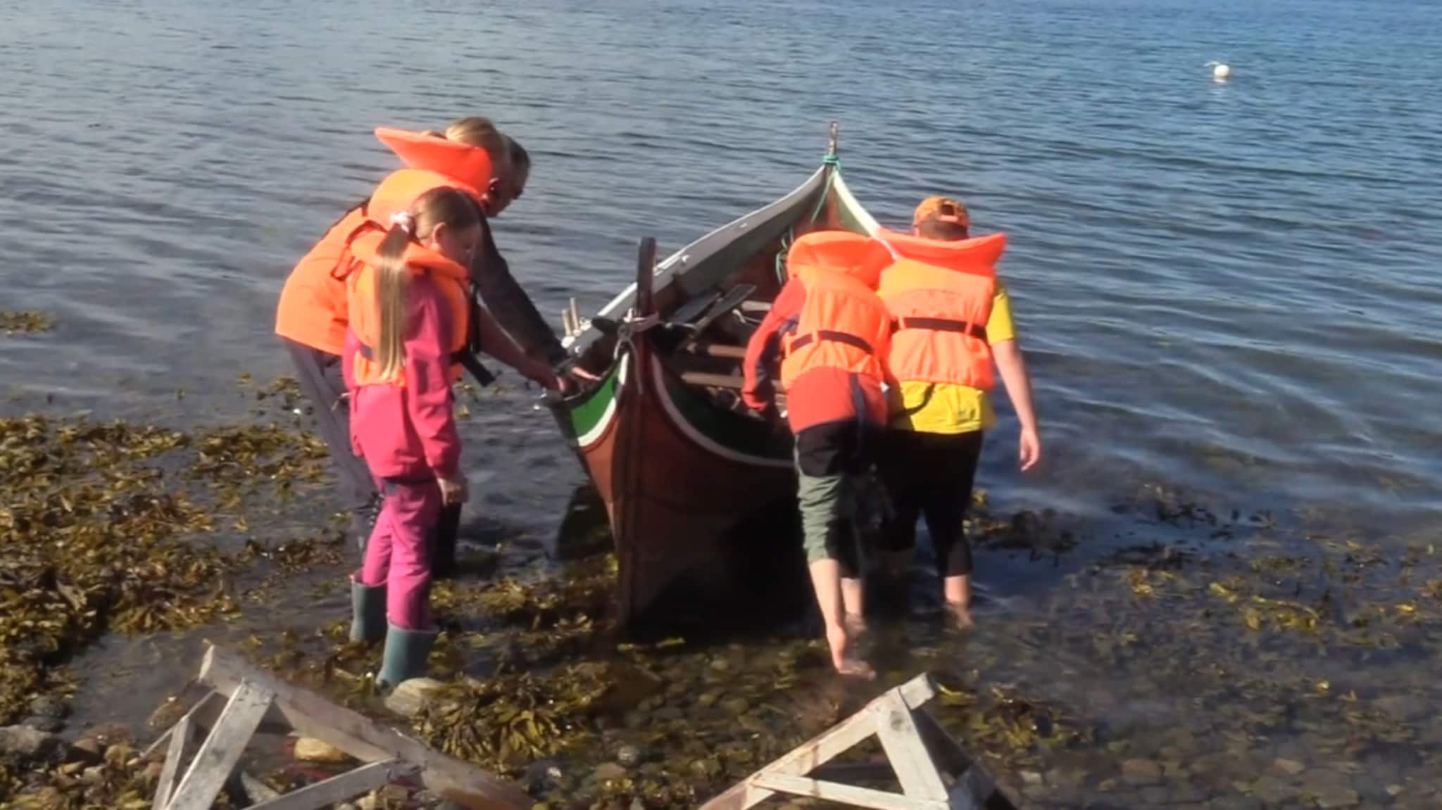 – Jeg har tatt med to fiskestenger for å få ekstra mye fisk