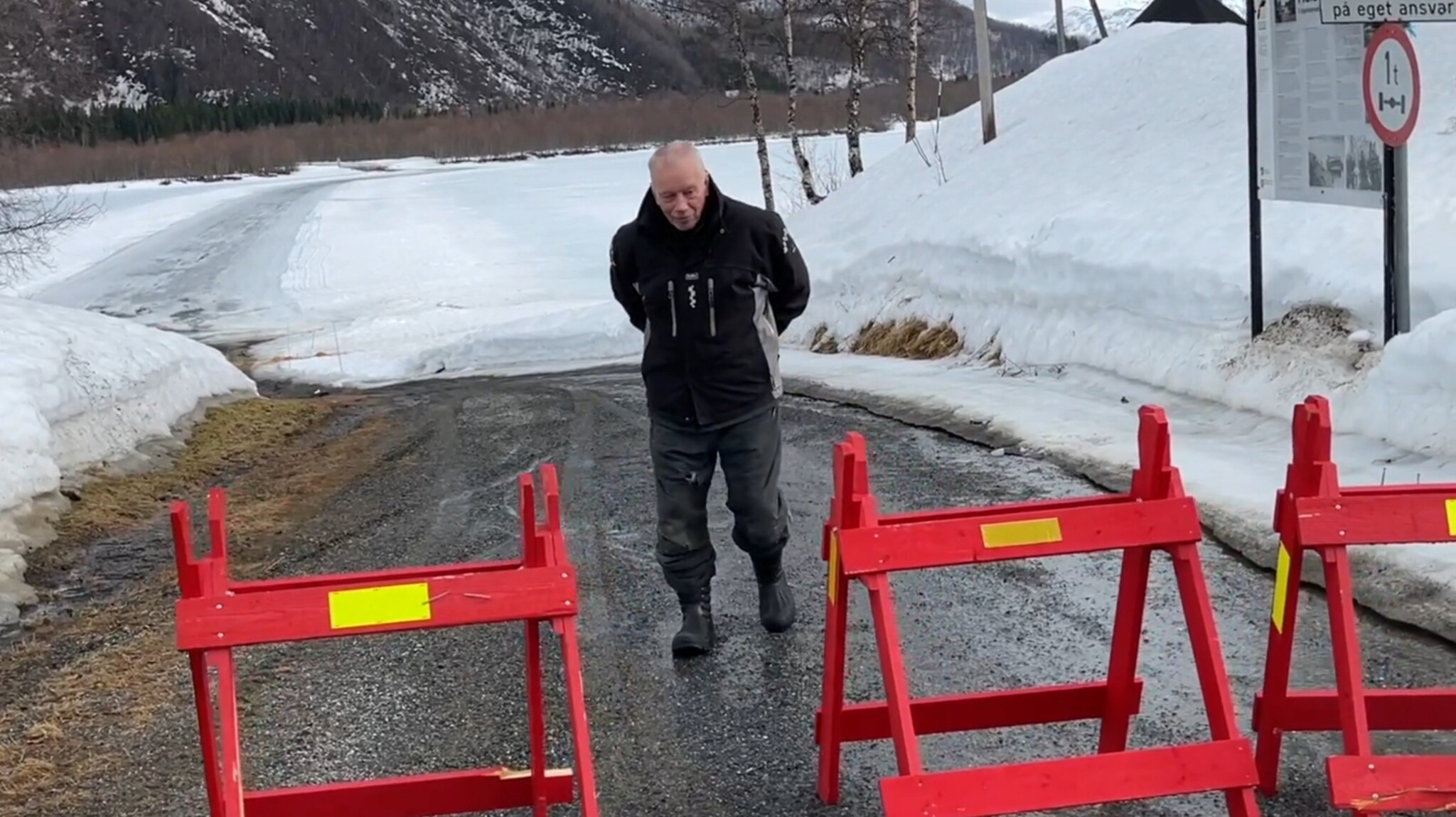 Tidenes trafikk på isbrua — jobber videre for å få permanent bru