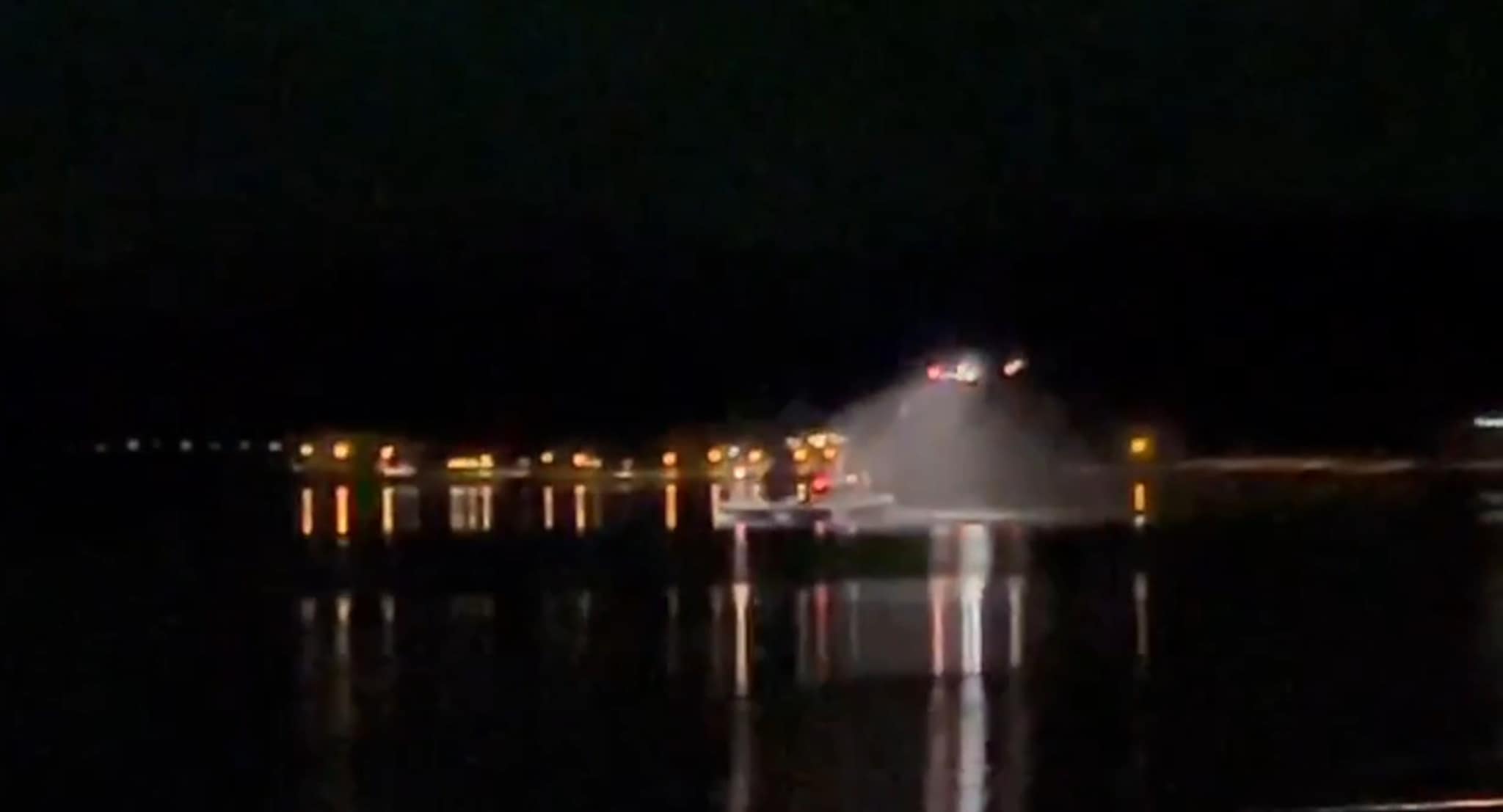 Her øver Hovedredningssentralen med Sea King i Gisundet