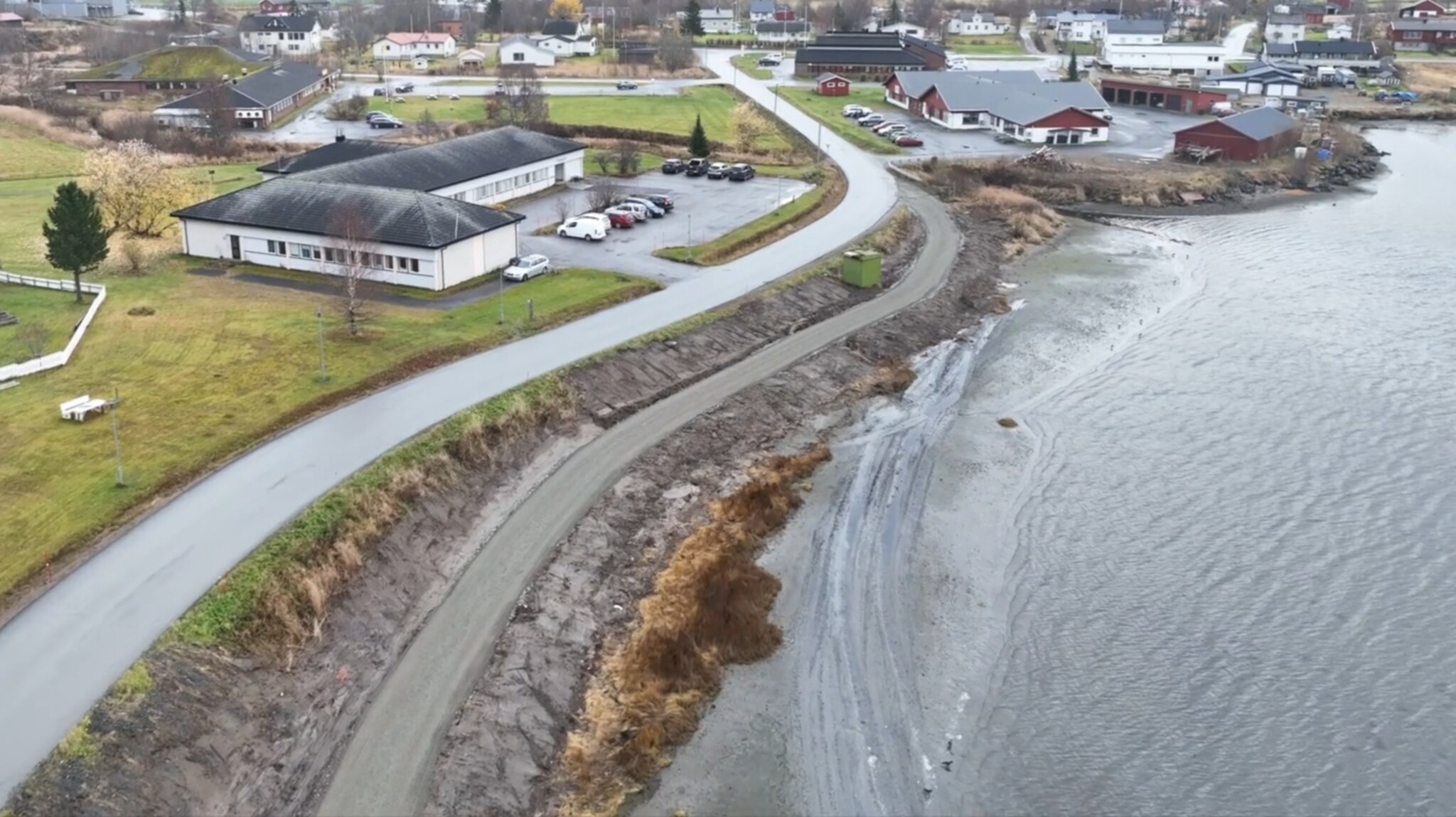Her kan man snart vandre til sentrum uten å måtte gå langs den tungt trafikkerte veien