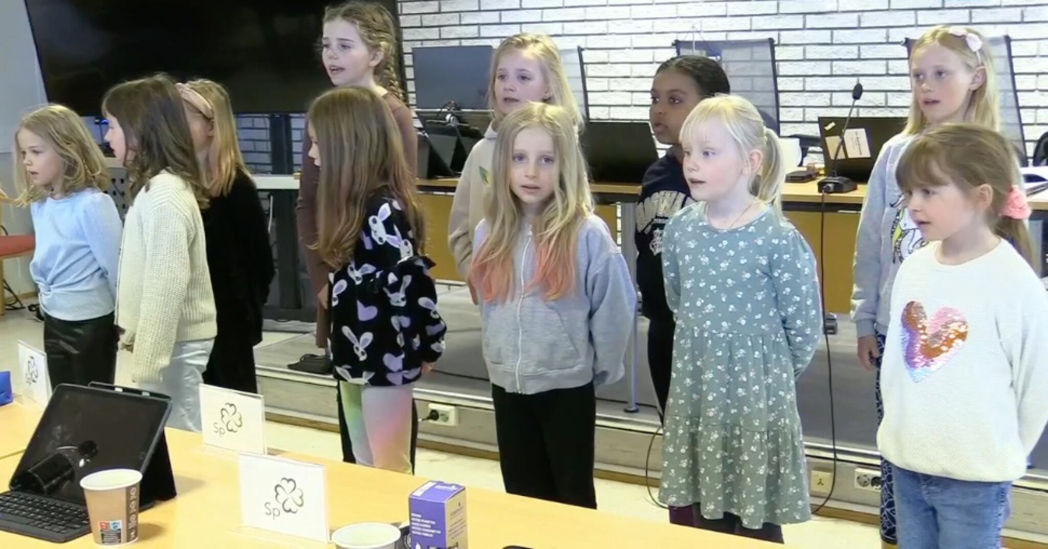 SFO-elever fra kulturskolen sang for kommunestyret