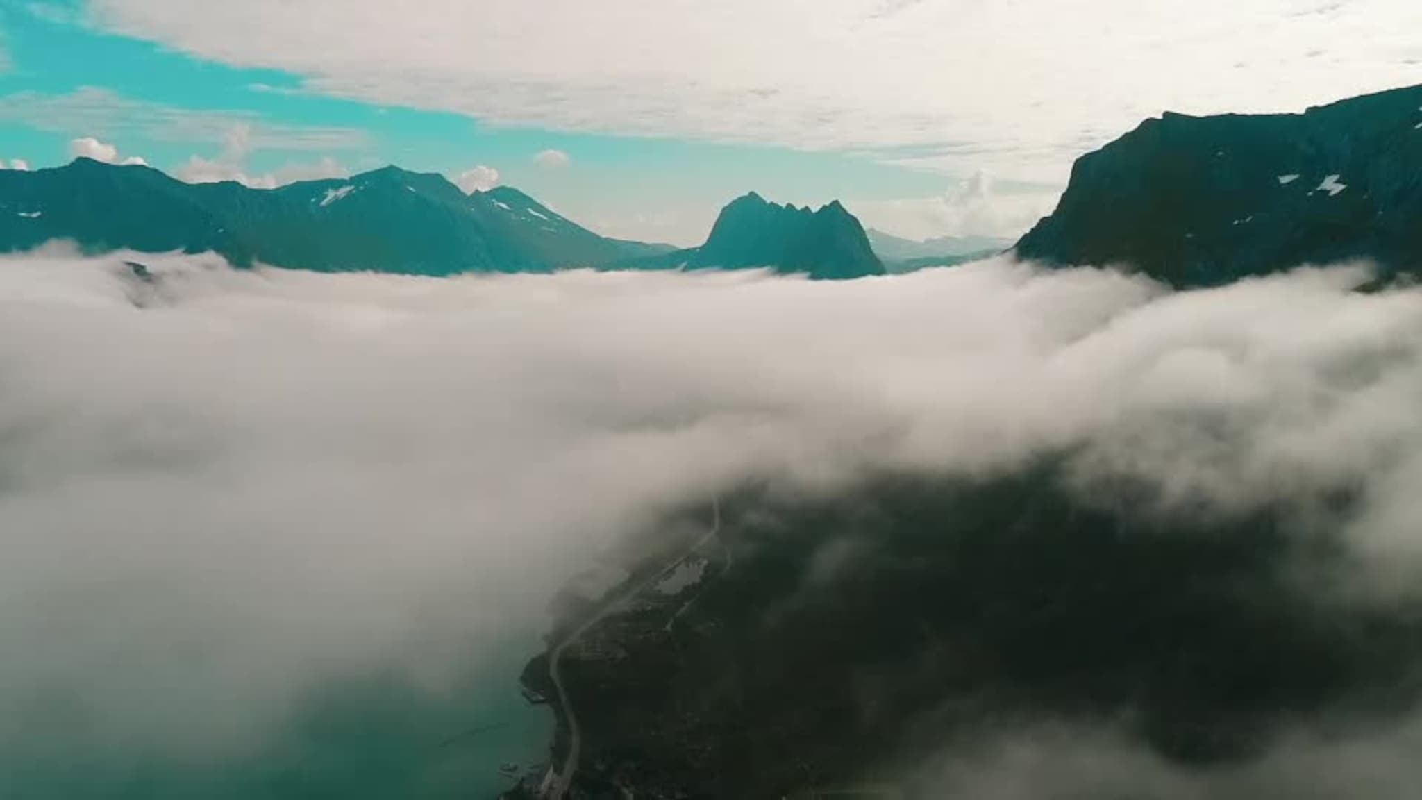 Se de flotte bildene av Senja fra lufta