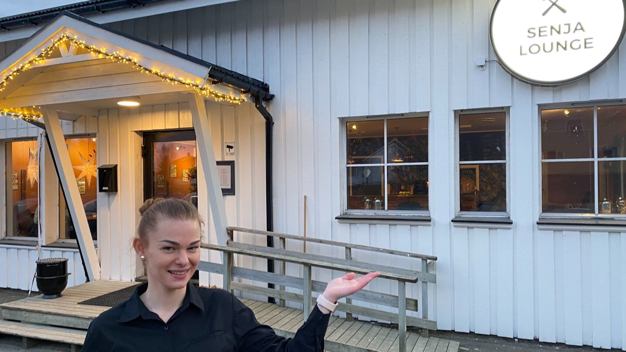 Ervina (29) syntes plassen trengte en kafé — så da åpnet hun Senja Lounge