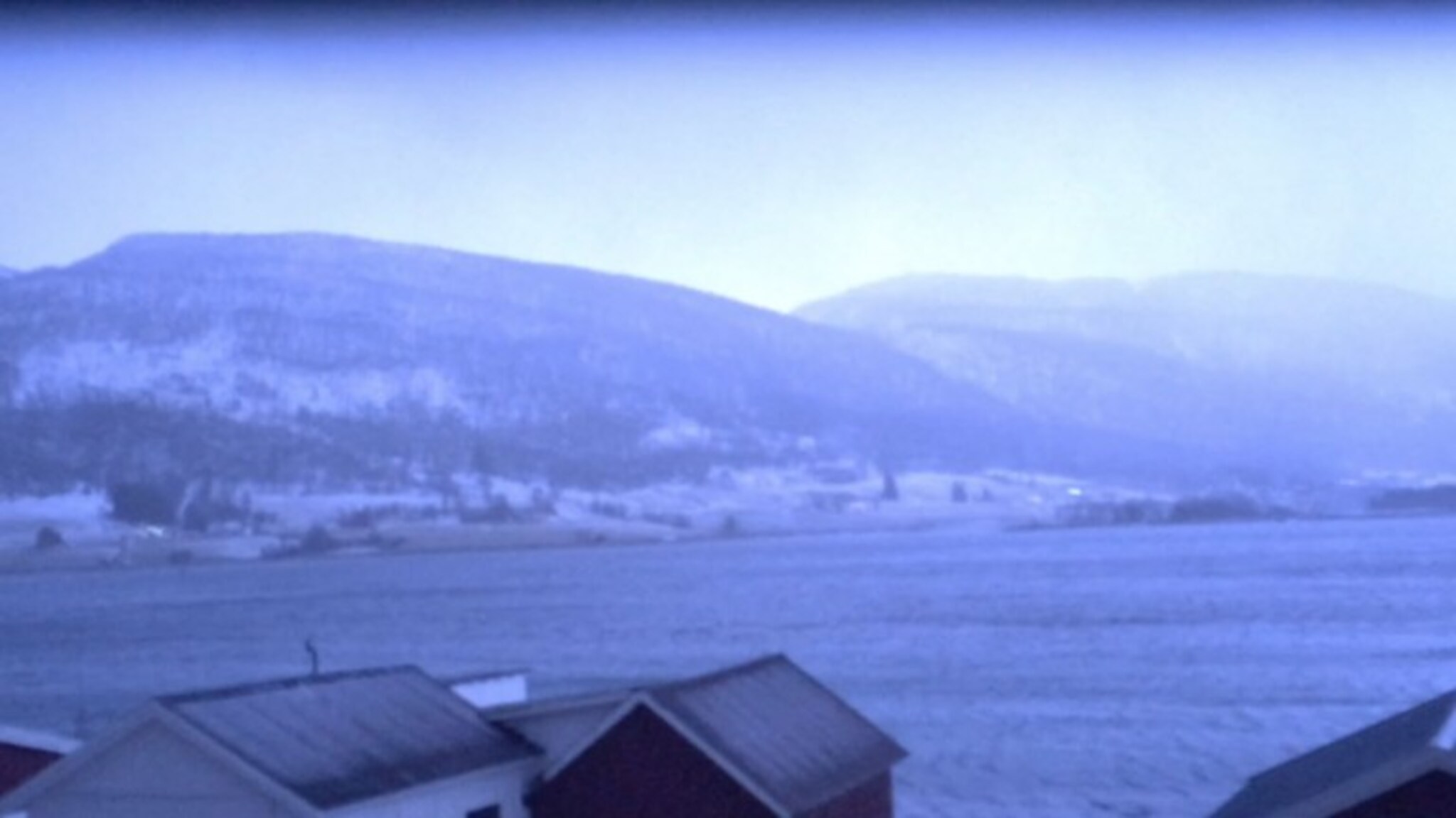 Lynet lyser opp i mørket