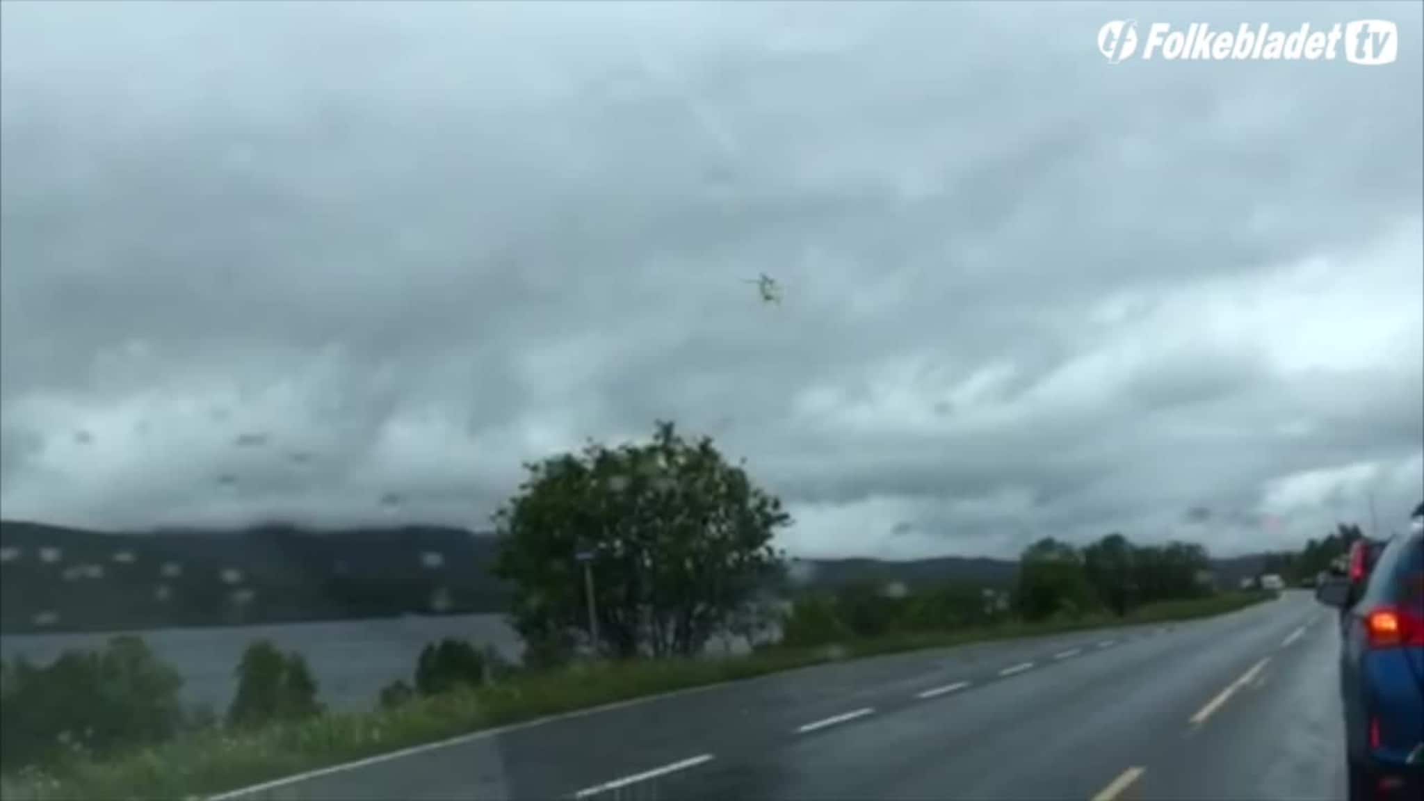 Vei stengt etter trafikkulykke