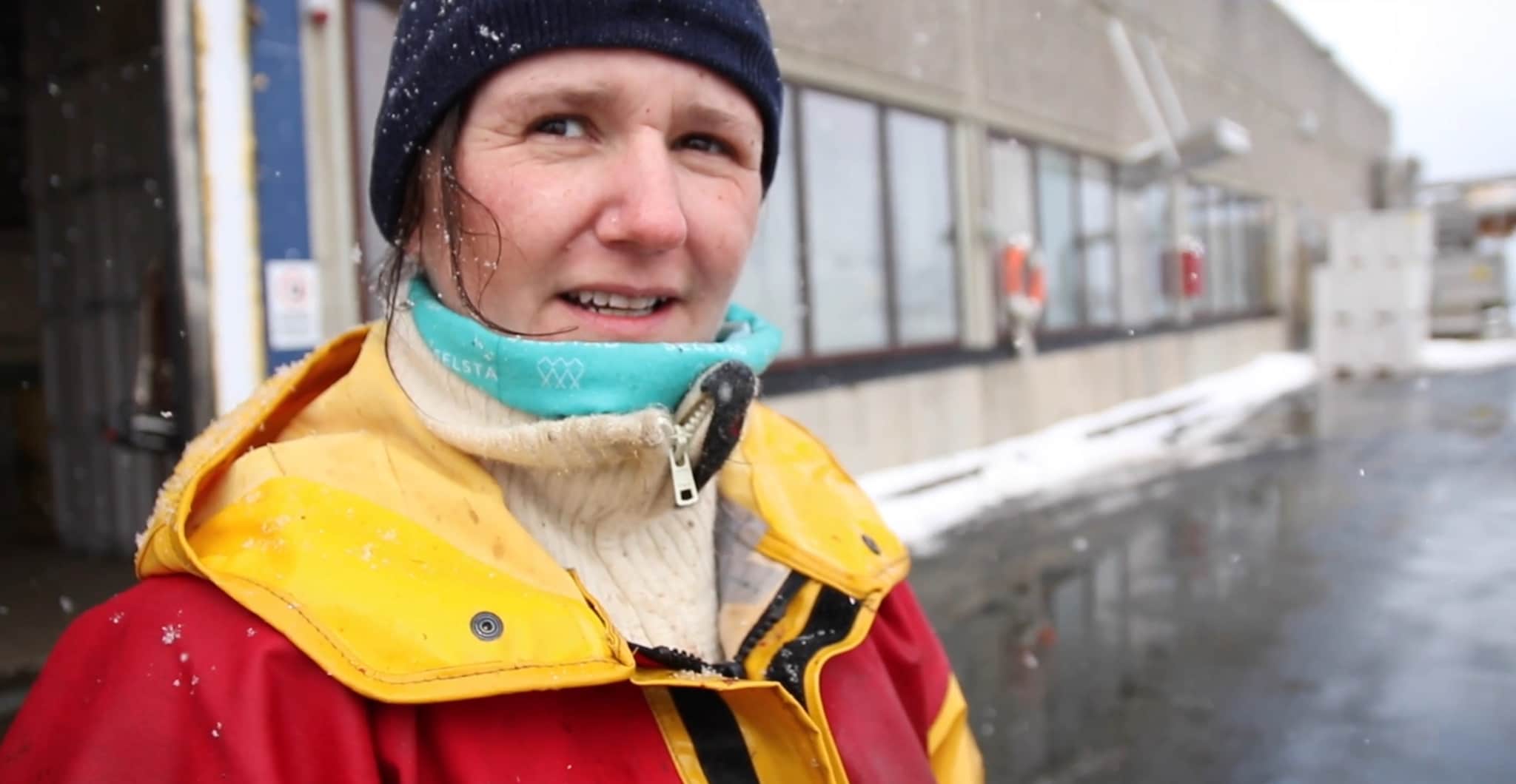 Stortrives med å ro fiske med mannen Oddgeir