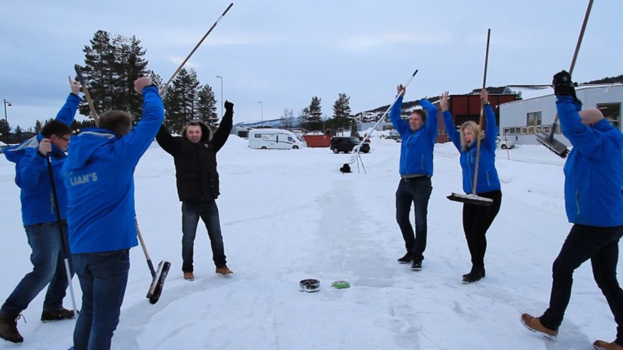 Solgte bra — laget skøytebane