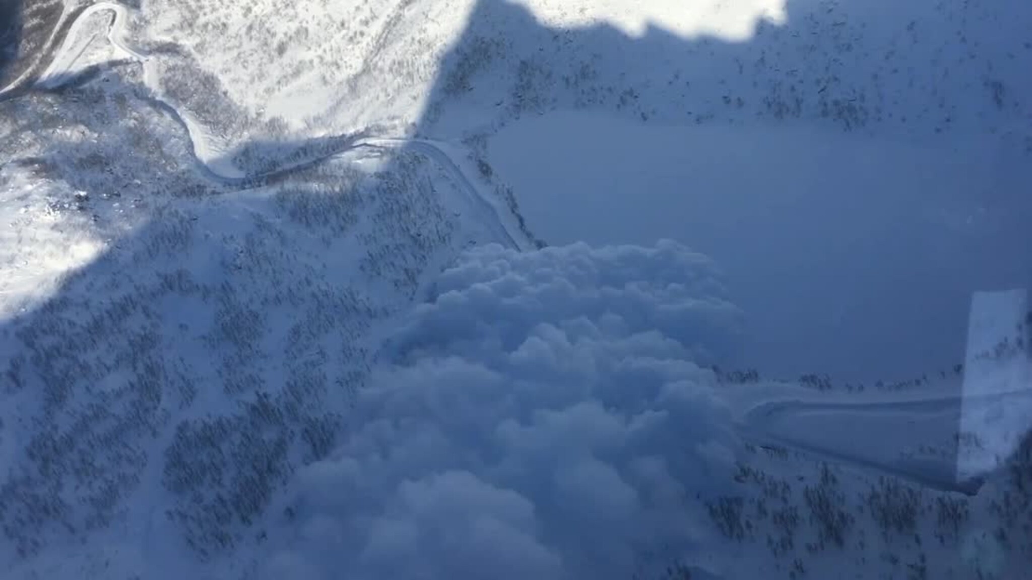 Se de enorme kreftene i snøskredet