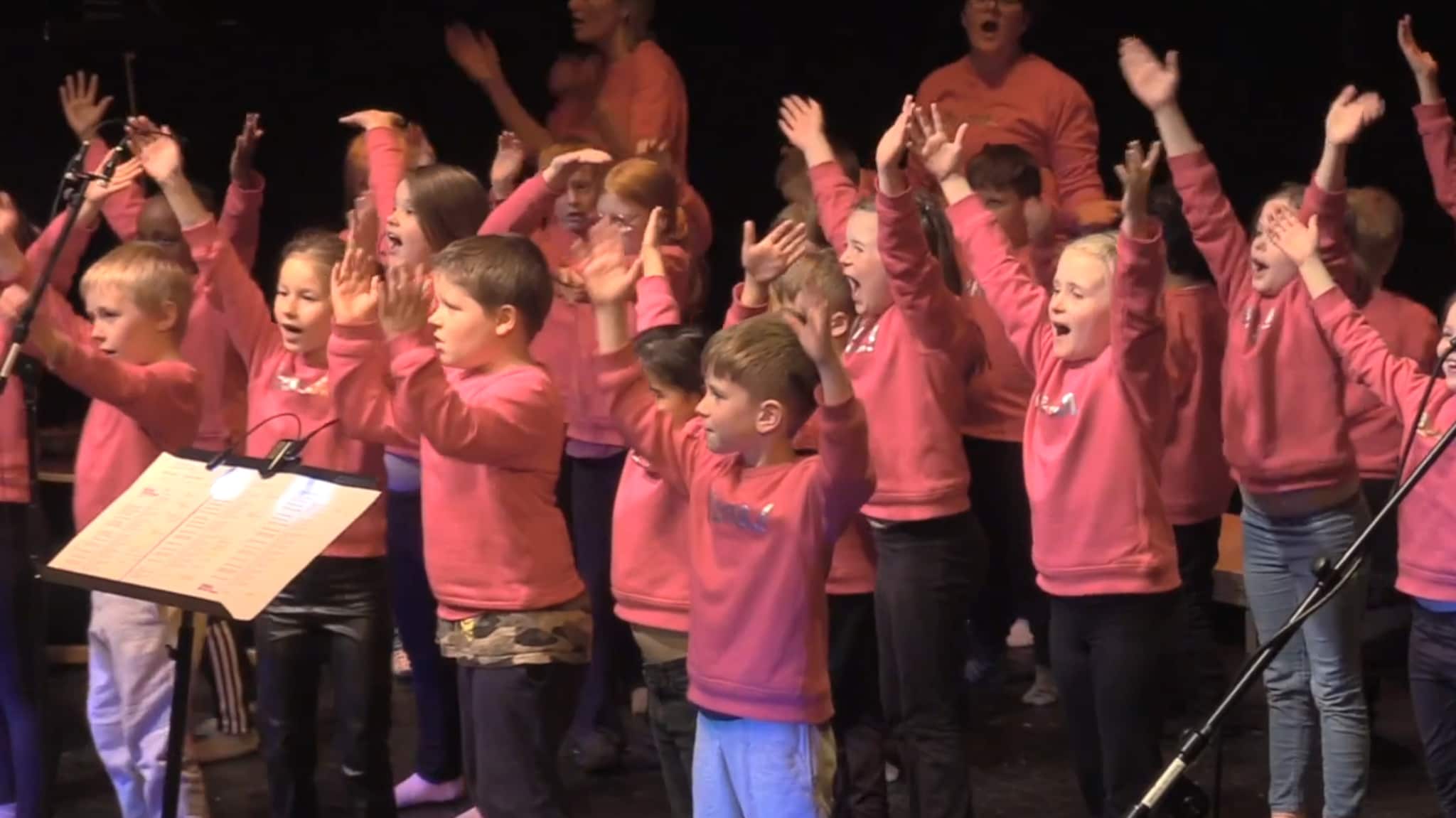 2. klassingene inviterte til festforestilling