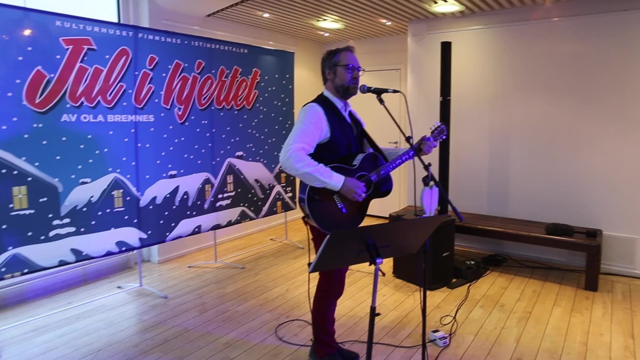Lanserte helt ny julelåt på Finnsnes