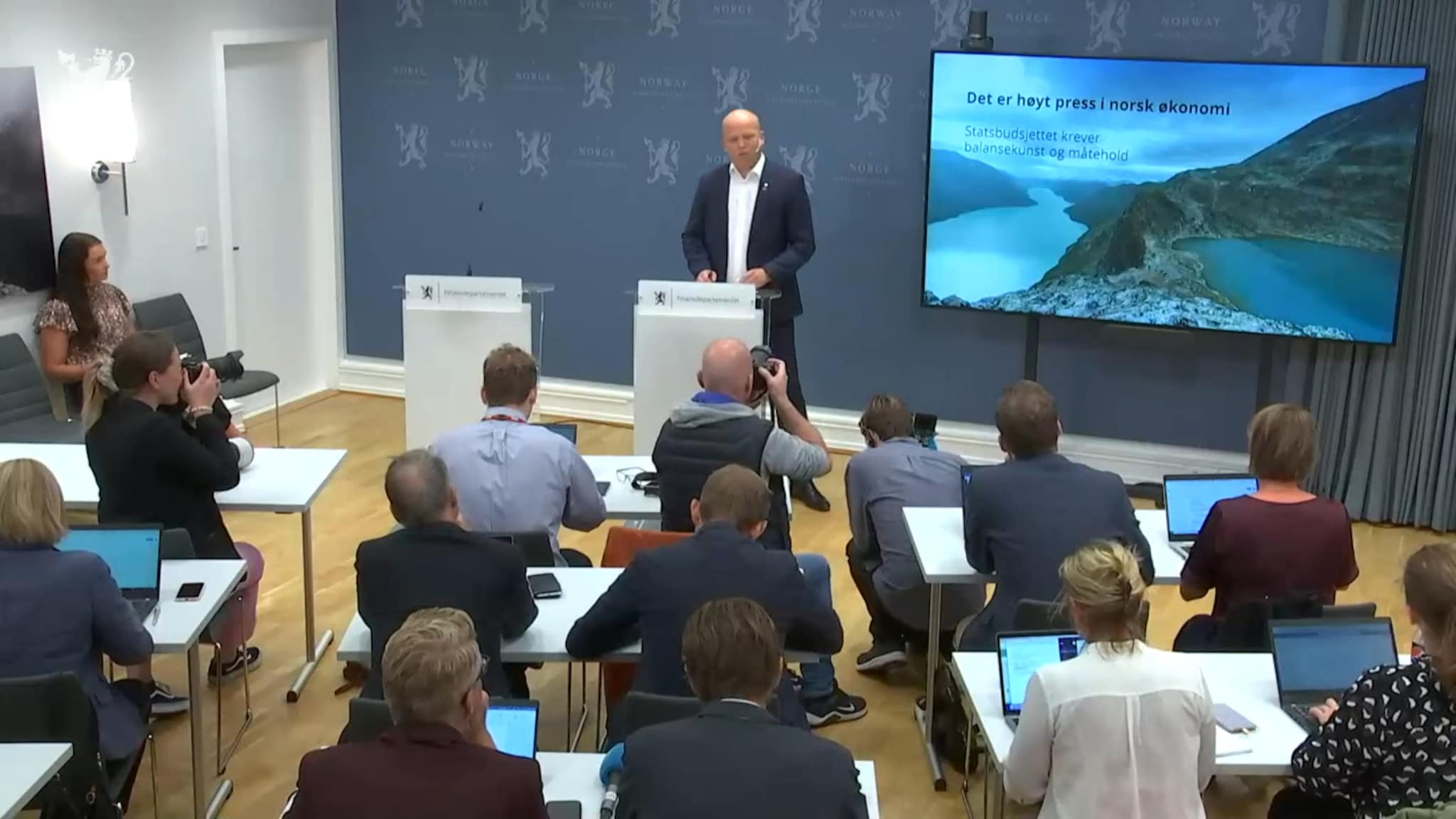 Direkte: Finansministeren om den økonomiske situasjonen