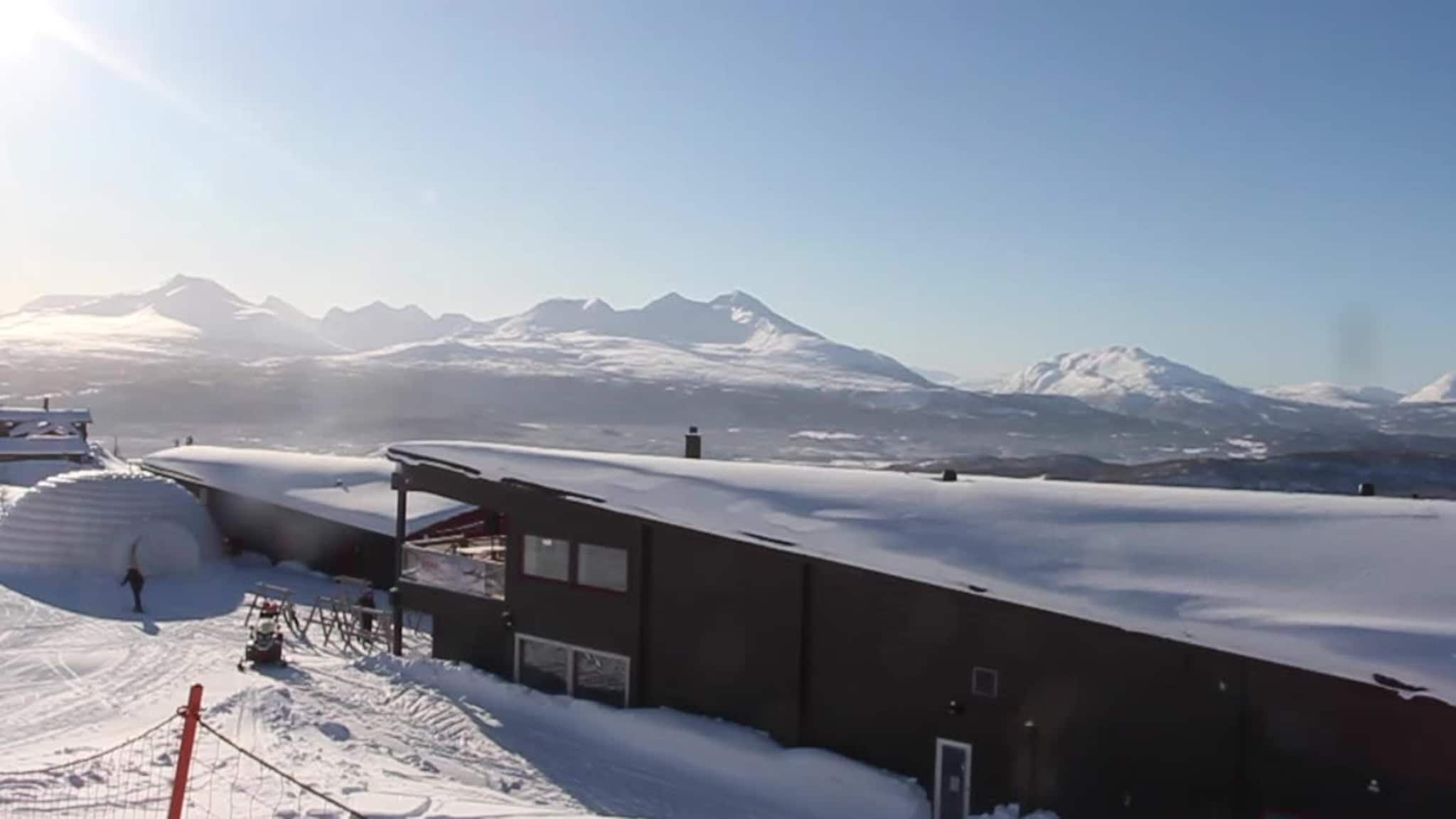 Storkoste seg i fjellet da sola tittet fram: – Dette er helt topp