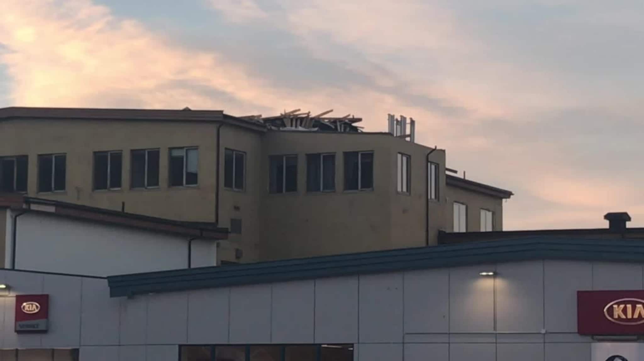 Røsket av taket på Refa-bygget