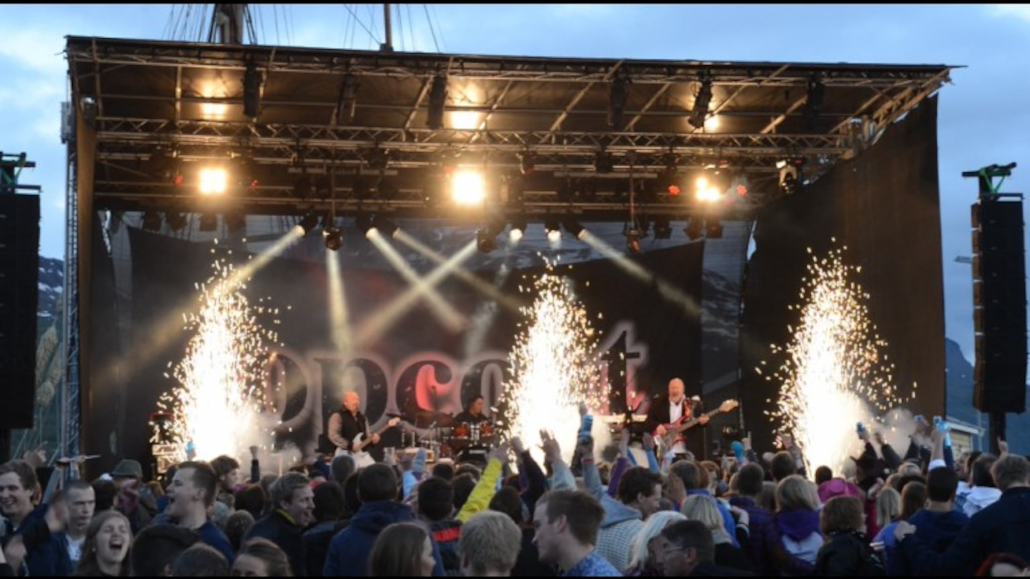 Pyro-gratulasjon til jubilant