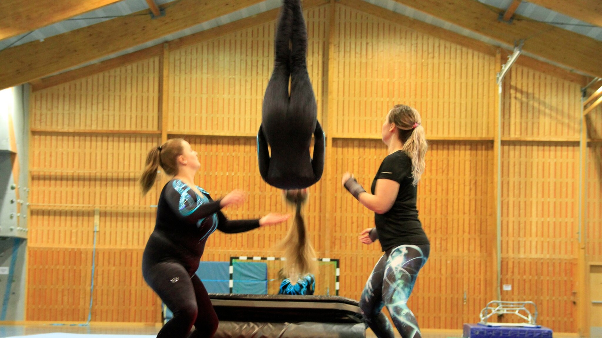 Opptak: Se barnekretsturnstevne på Sjøvegan