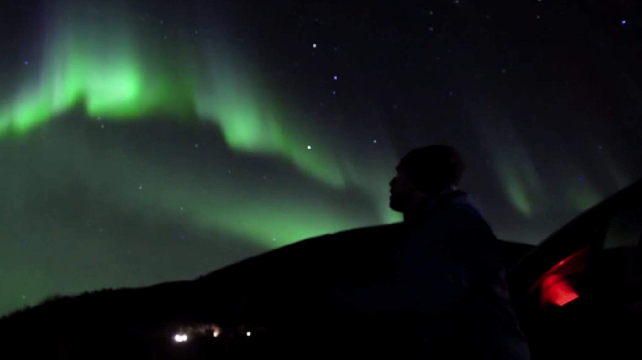 Måtte stoppe og gå ut da de så nordlyset på Senja
