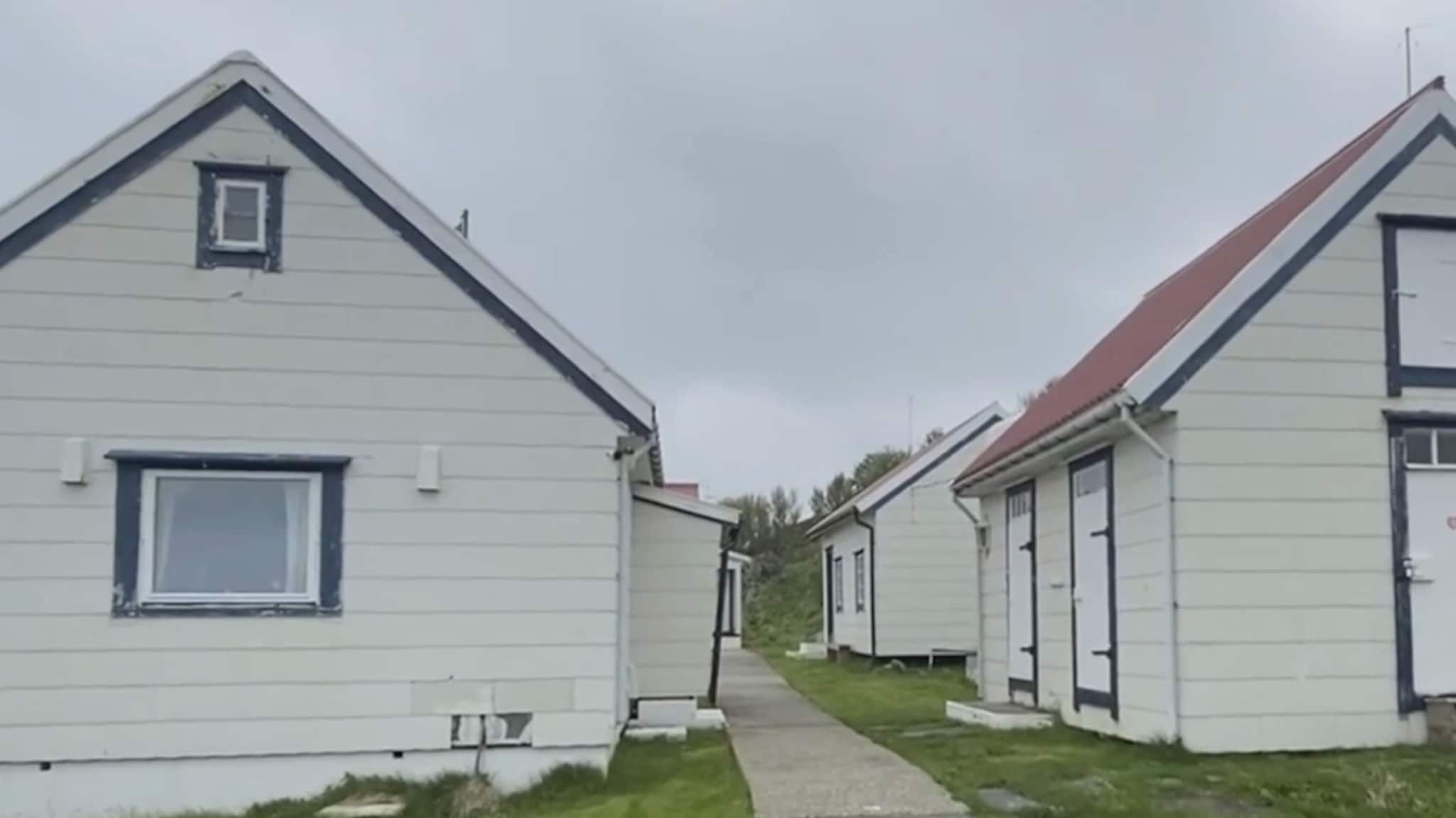 Her spiller han "Har du fyr" på Hekkingen fyr