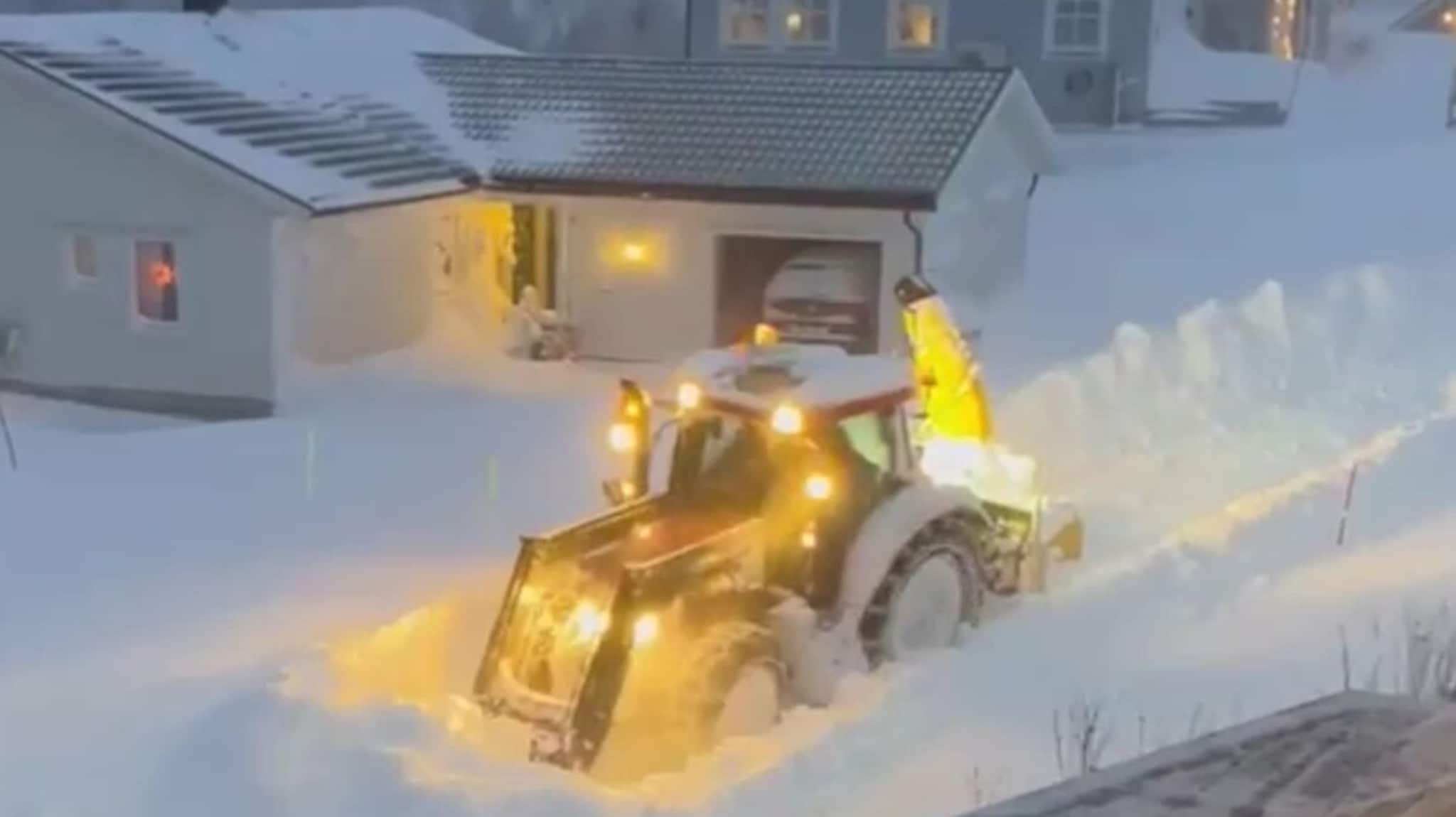 Her får hjemmetjenesten i Senja traktor-skyss