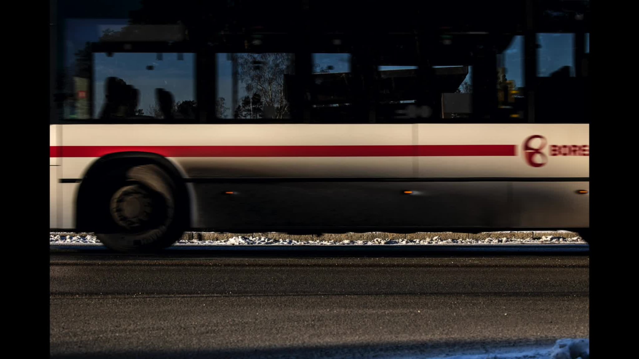 Frakjørt av bussen fem ganger