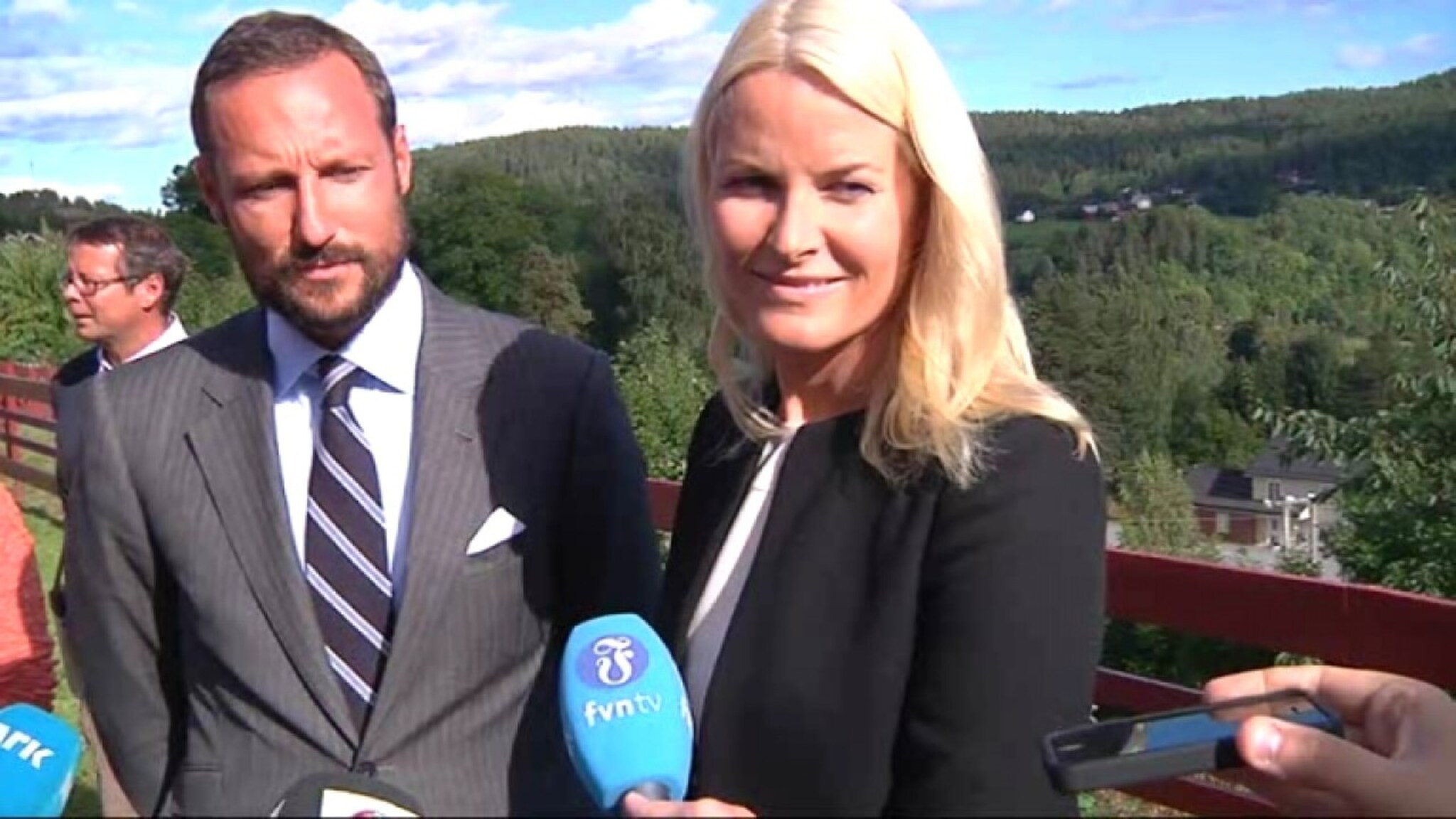 Pressemøte med kronprinsparet