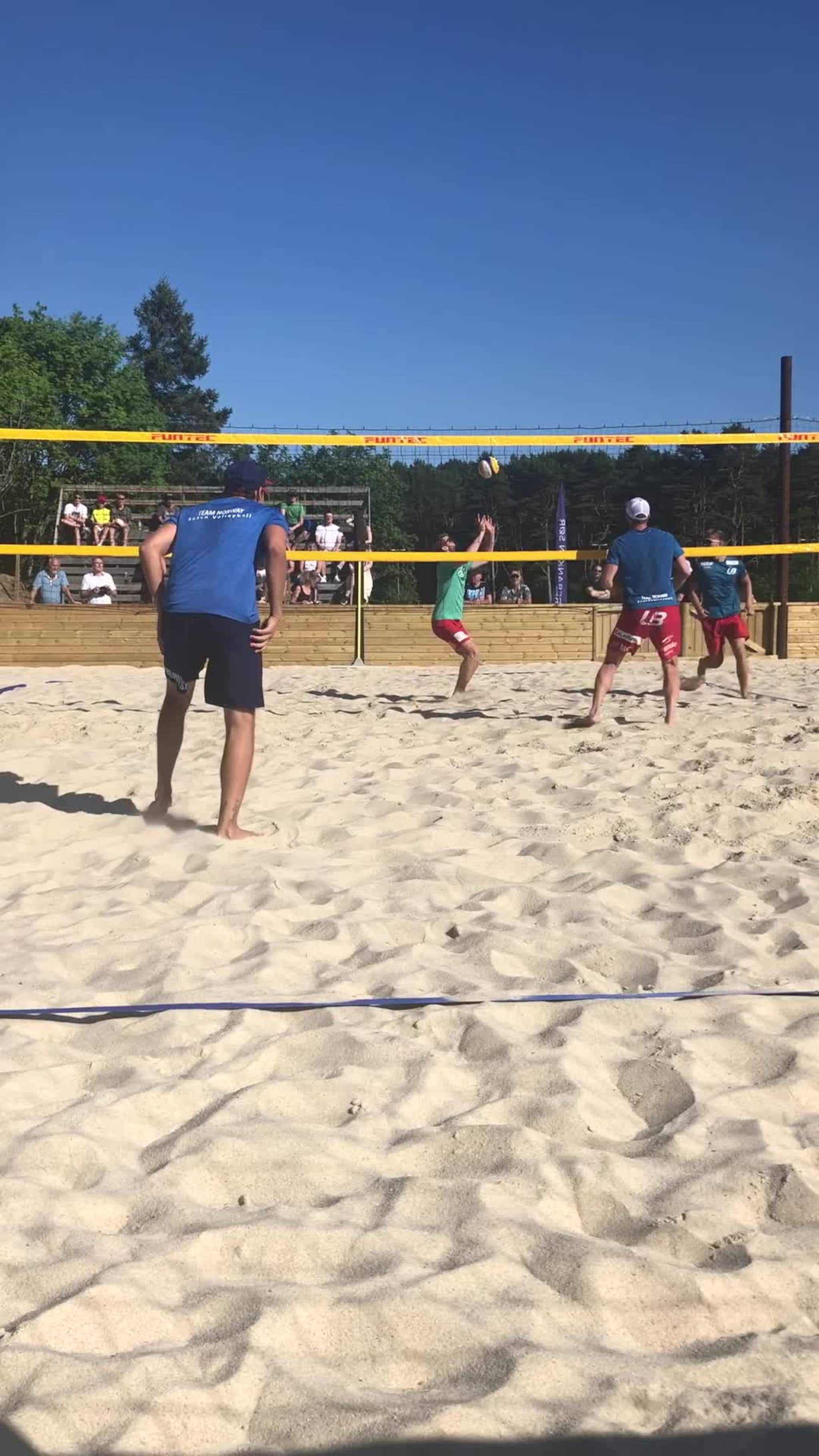 Fra åpningen av  sandvolleyballanlegget i Alcoa-parken i Farsund 3
