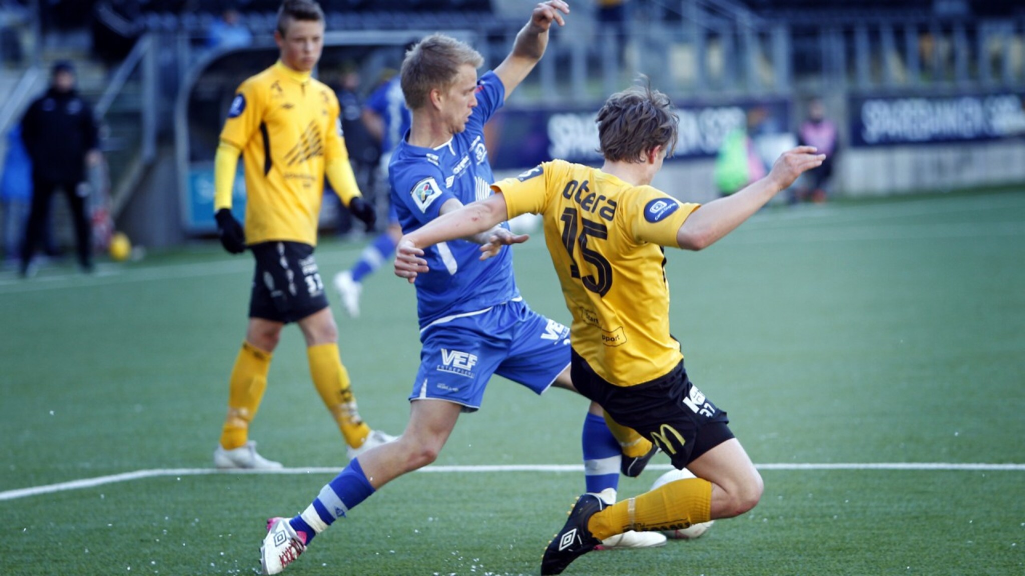 Her herjer Daniel Aase med Start-forsvaret