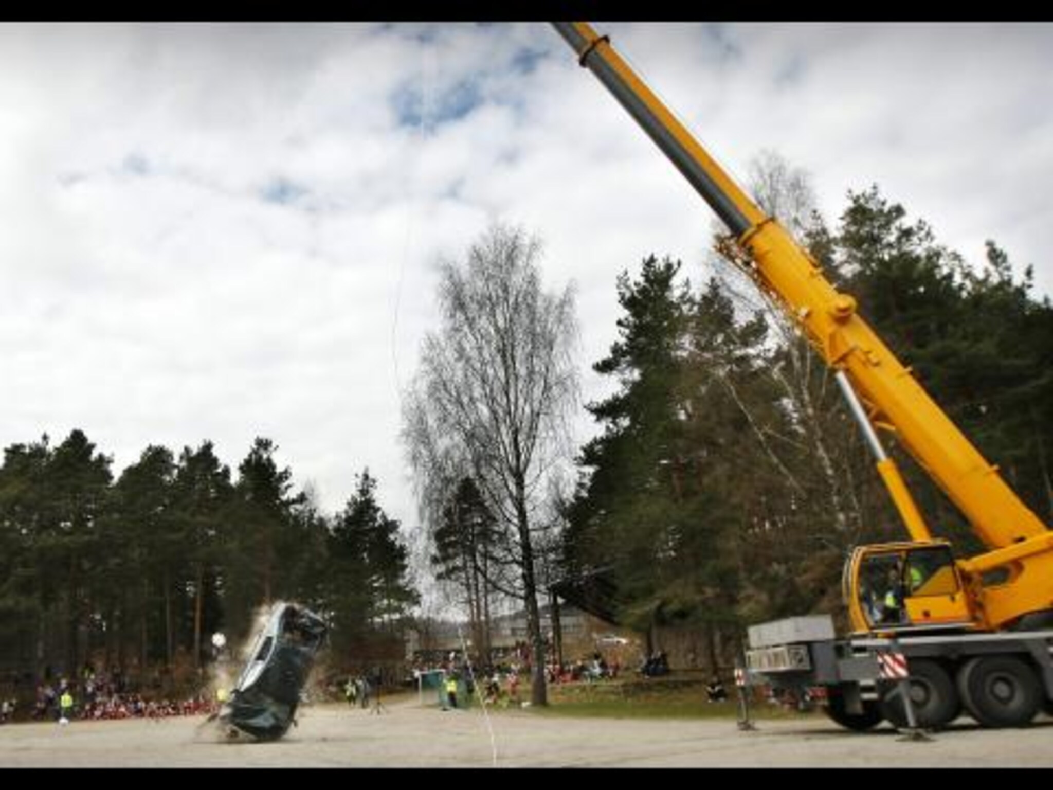 Demonstrerte bil-slipp for russen