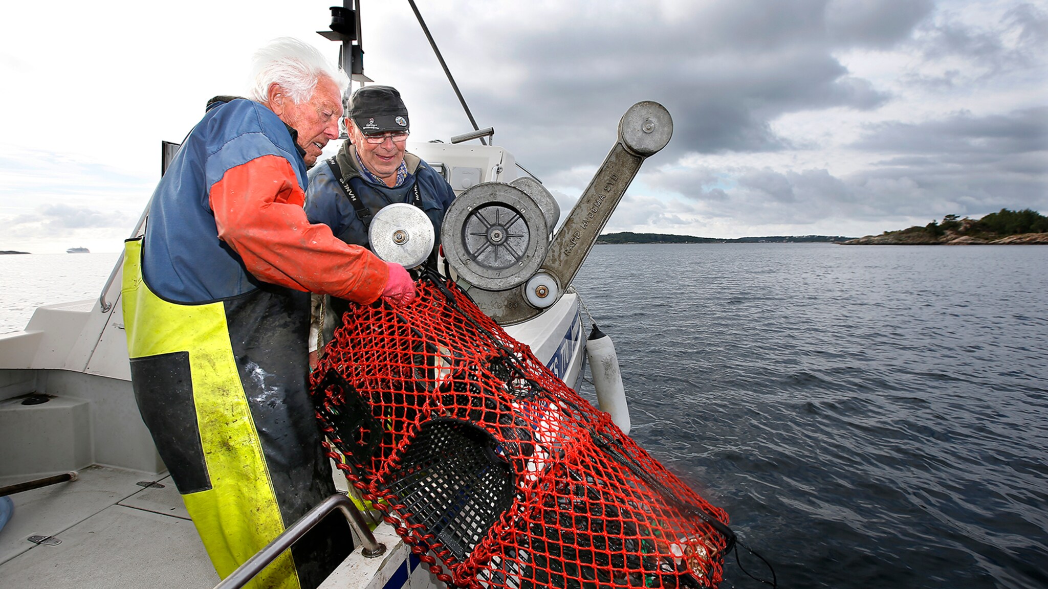 Brødrene Ingvar (82) og Per Georg (89) fisker hver dag