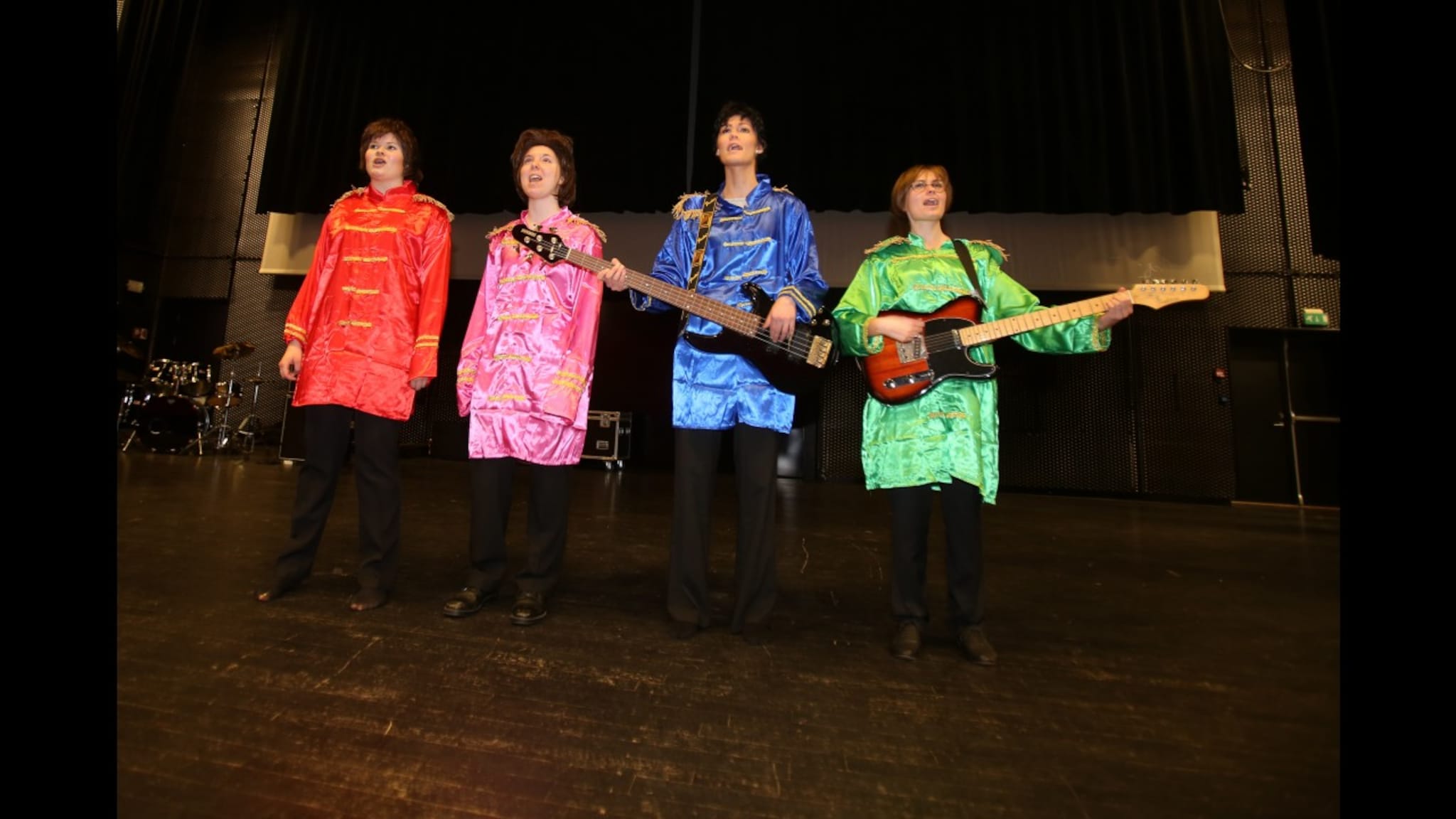 Øver på russerevyen