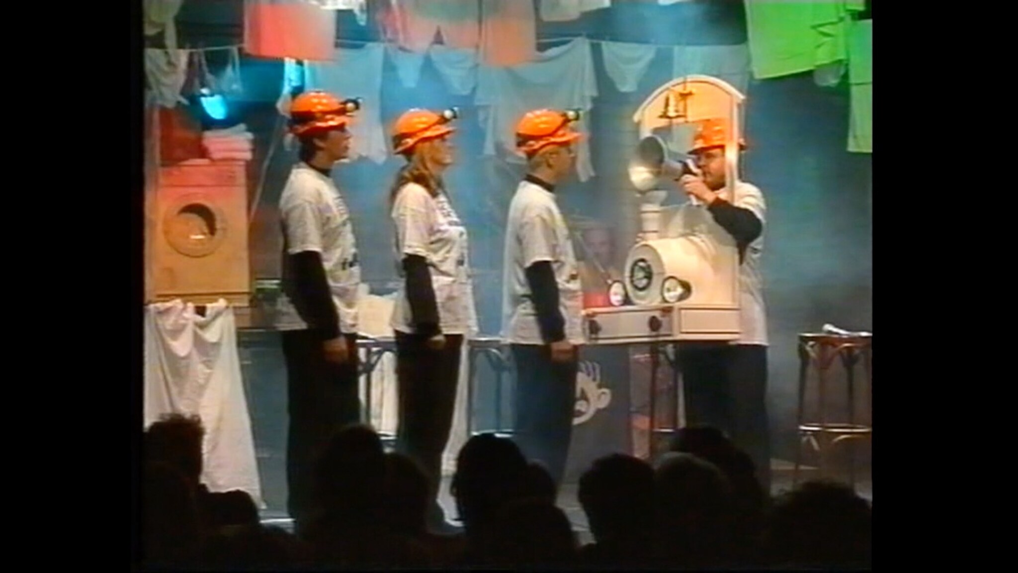 - Samme humor fra 19 år eldre mennesker, som har stagnert mentalt