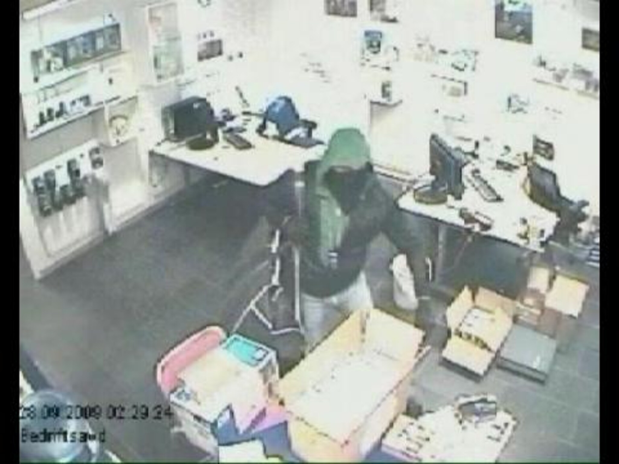 Her stormer de maskerte tyvene Mobildata i Vennesla