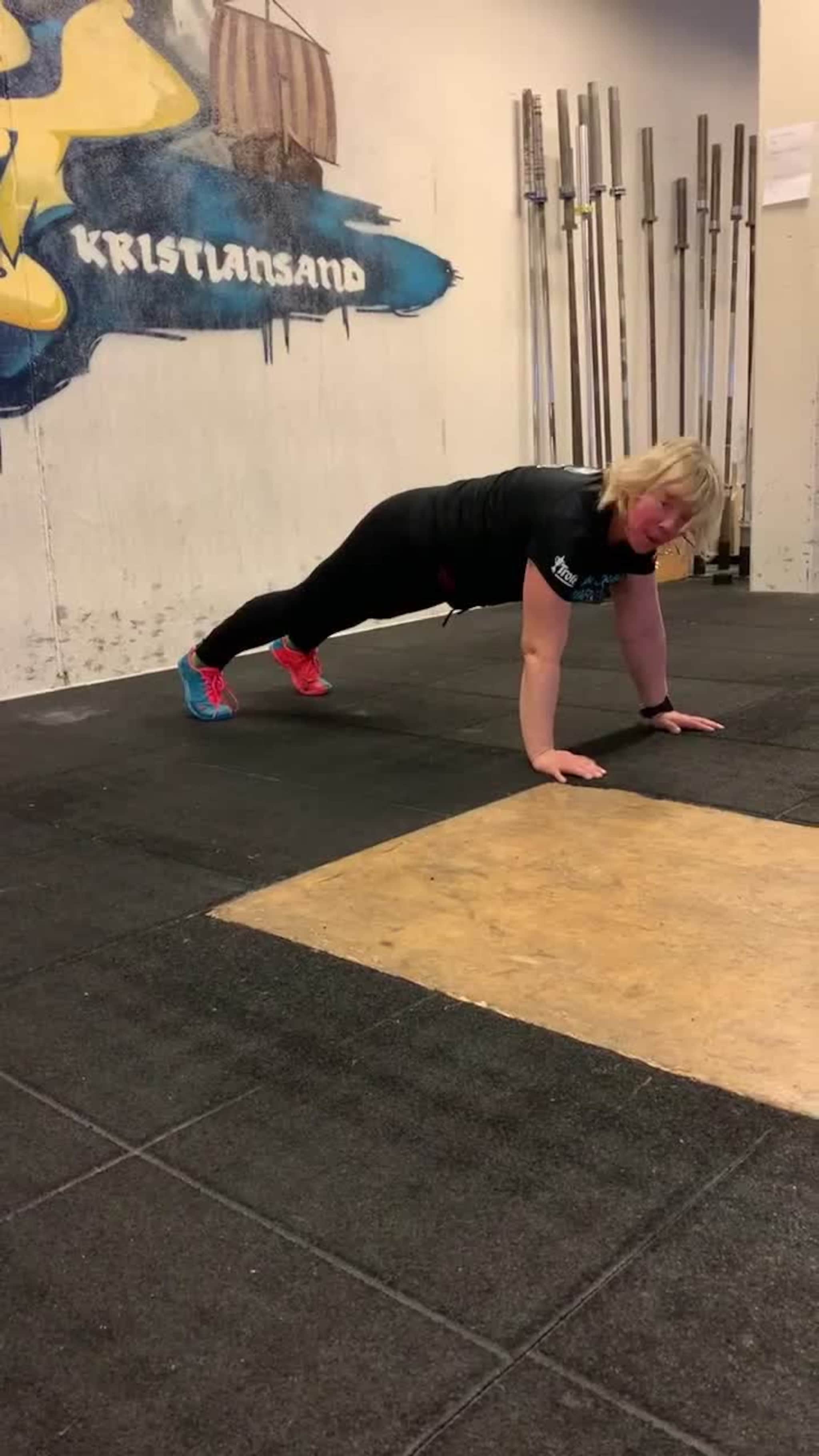 Linda G. Opheim med sin første push-up