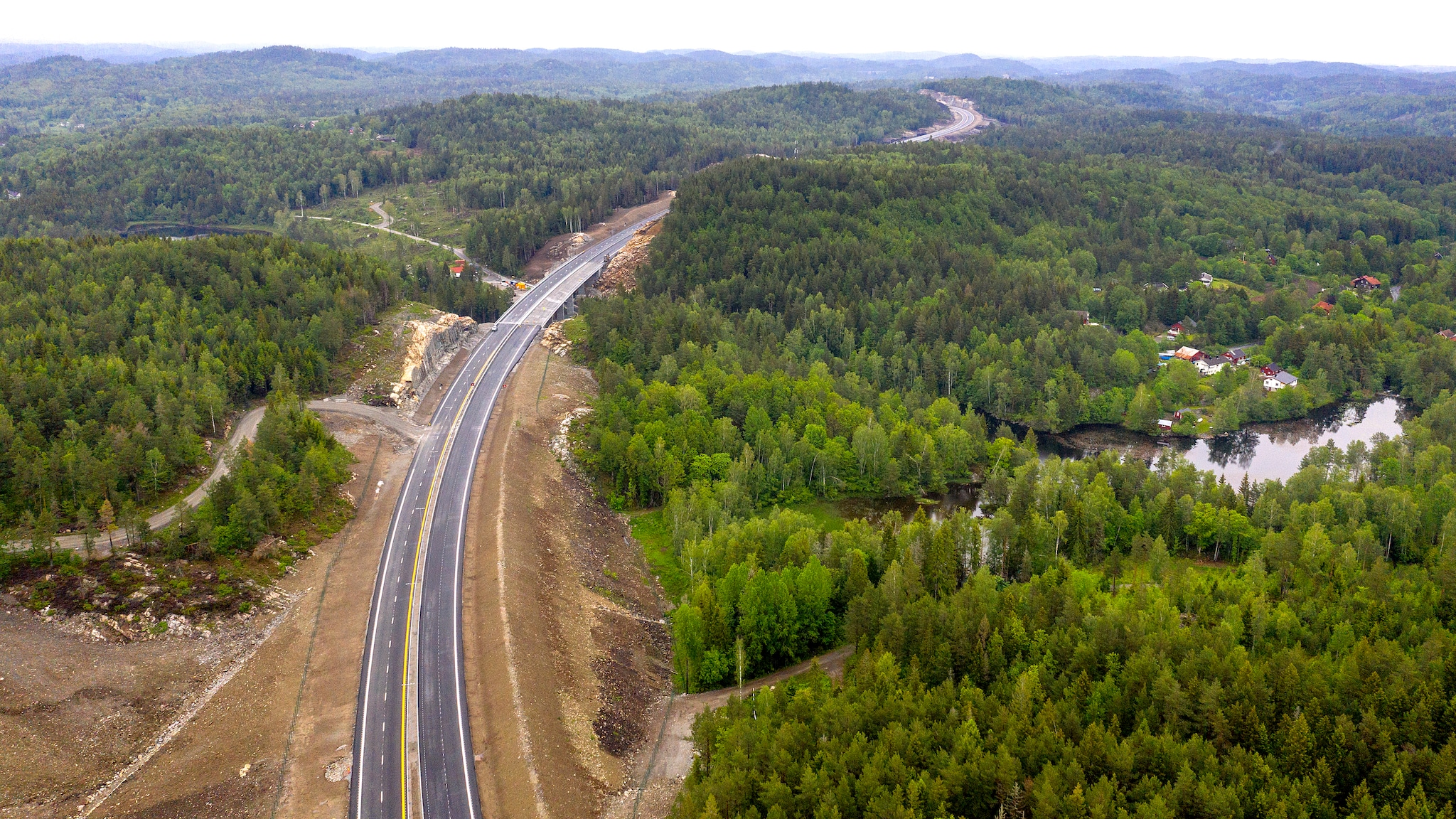 VIDEO: Kjør nye E 18 mellom Arendal og Tvedestrand