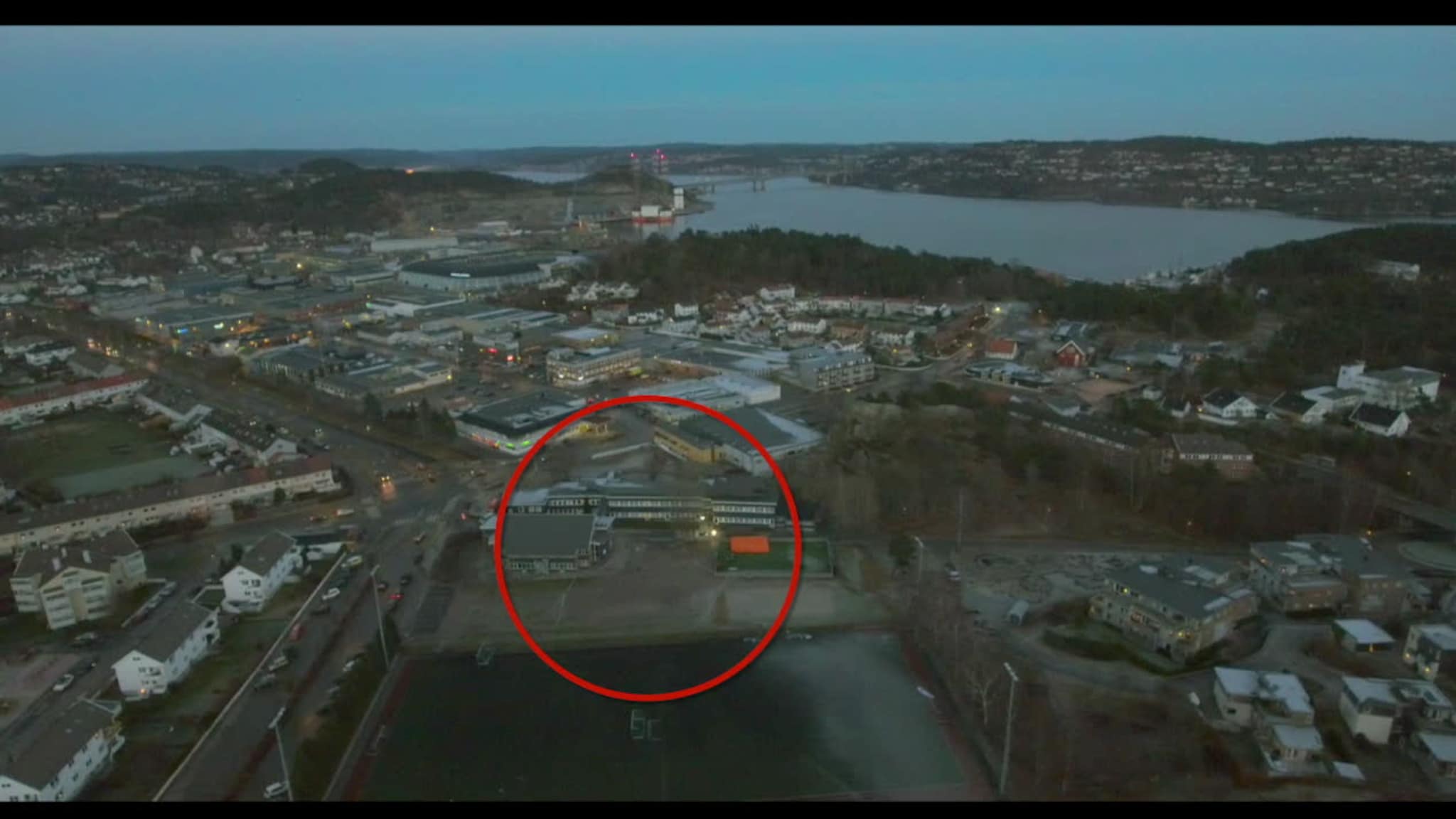 Dronevideo over Wilds Minne skole i Kristiansand