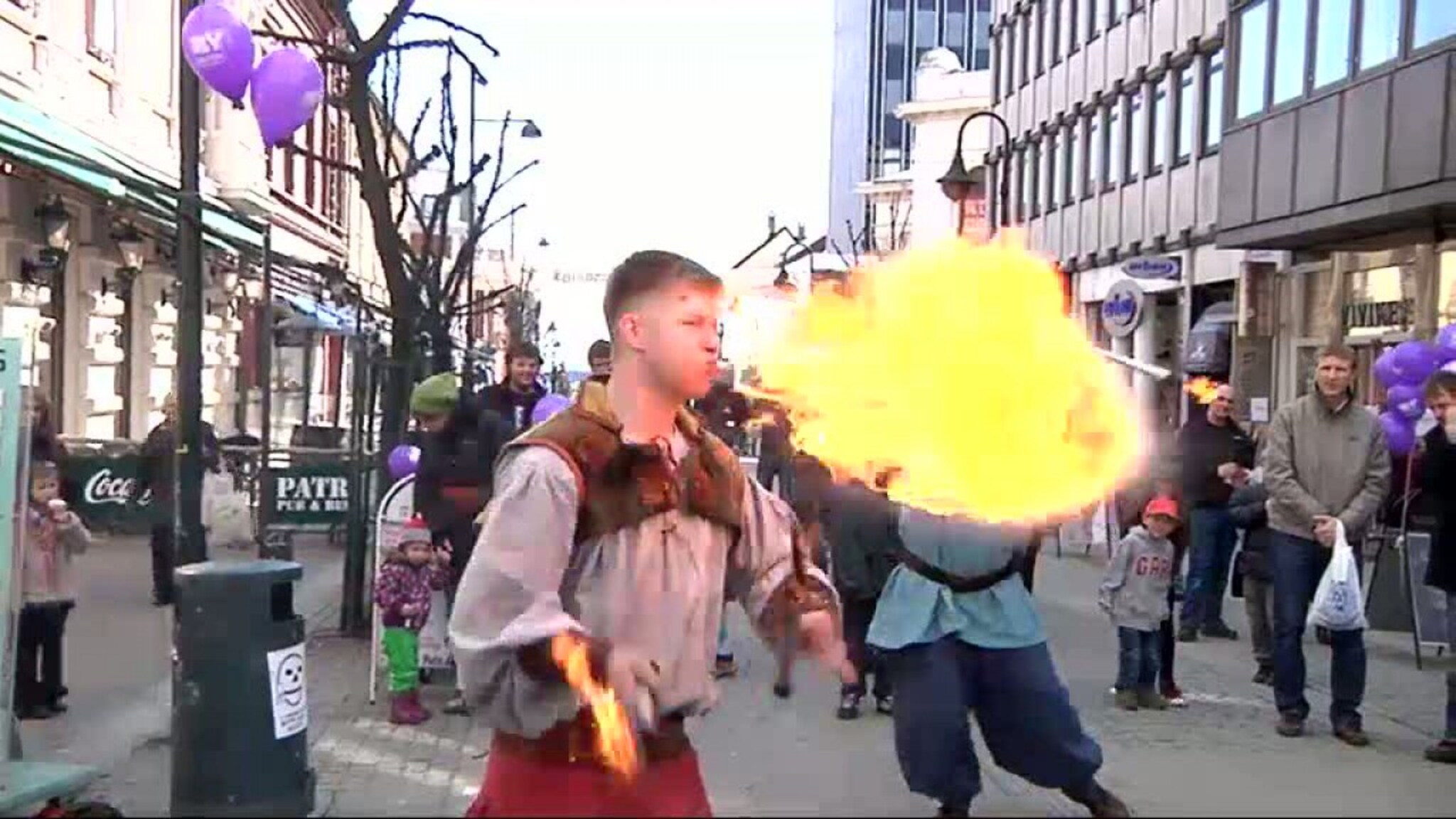 Flammer og gjøgleri i Kvadraturen