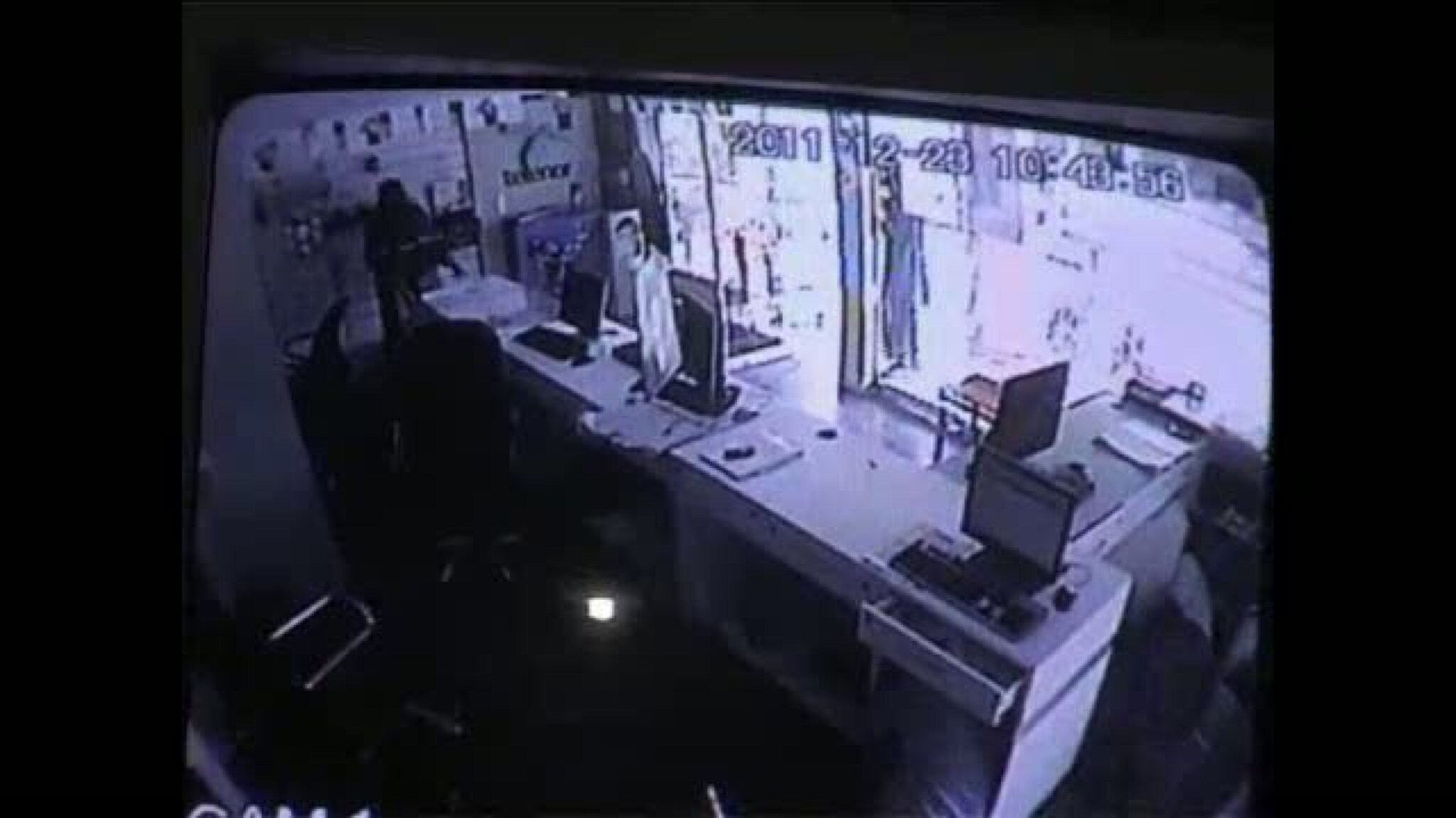 Her angriper de Telenor-butikken