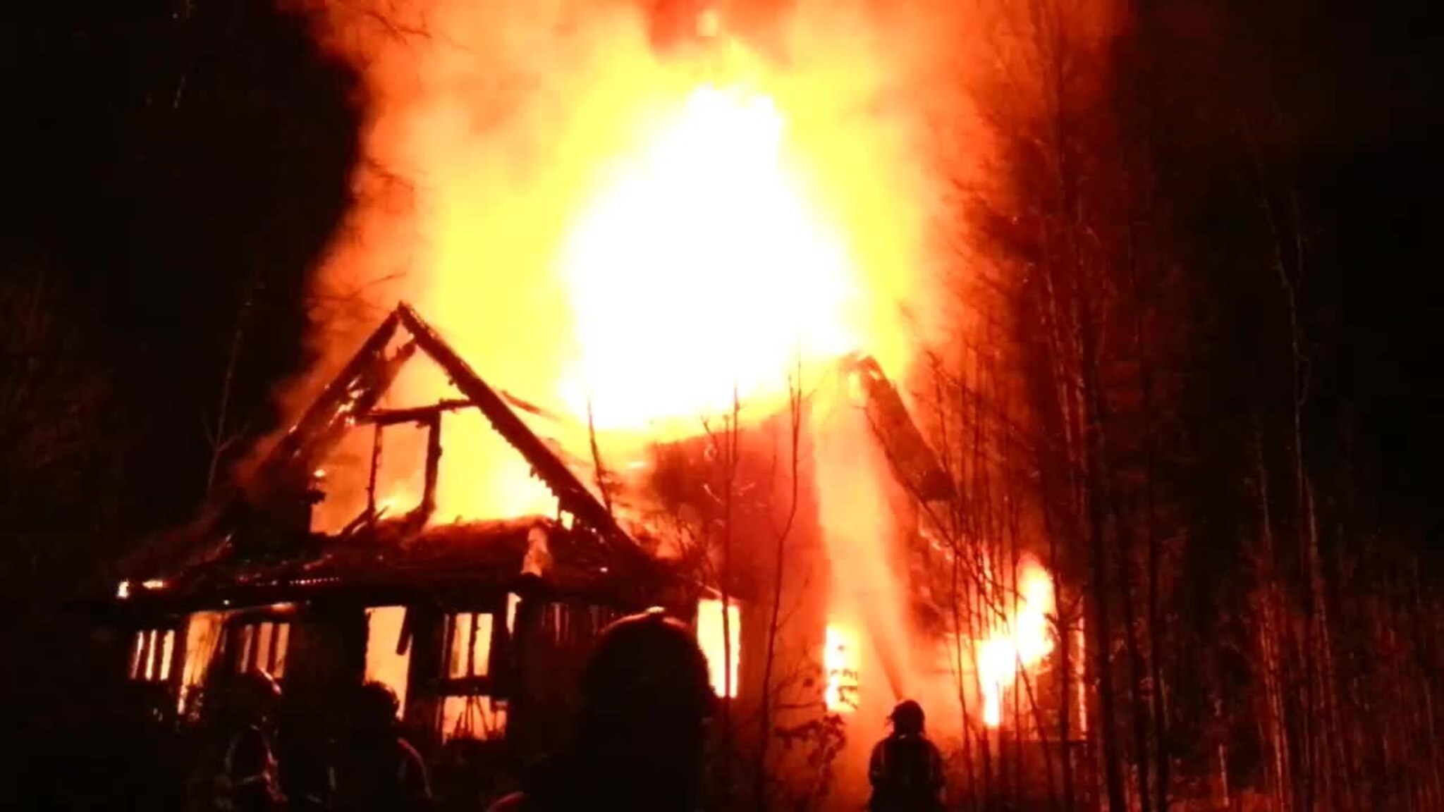 Hus i full fyr i Songdalen