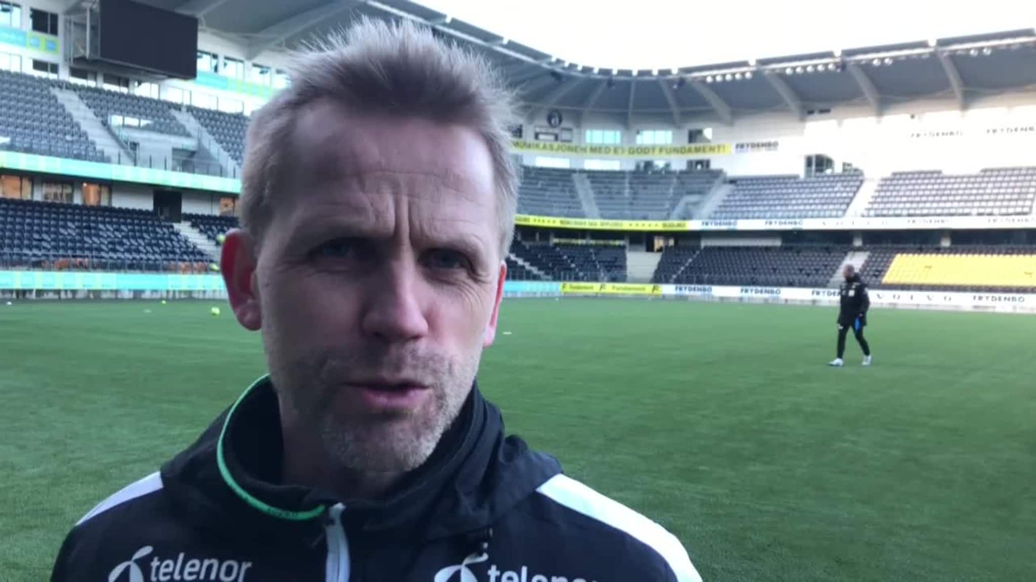 Trente for første gang på nytt kunstgress