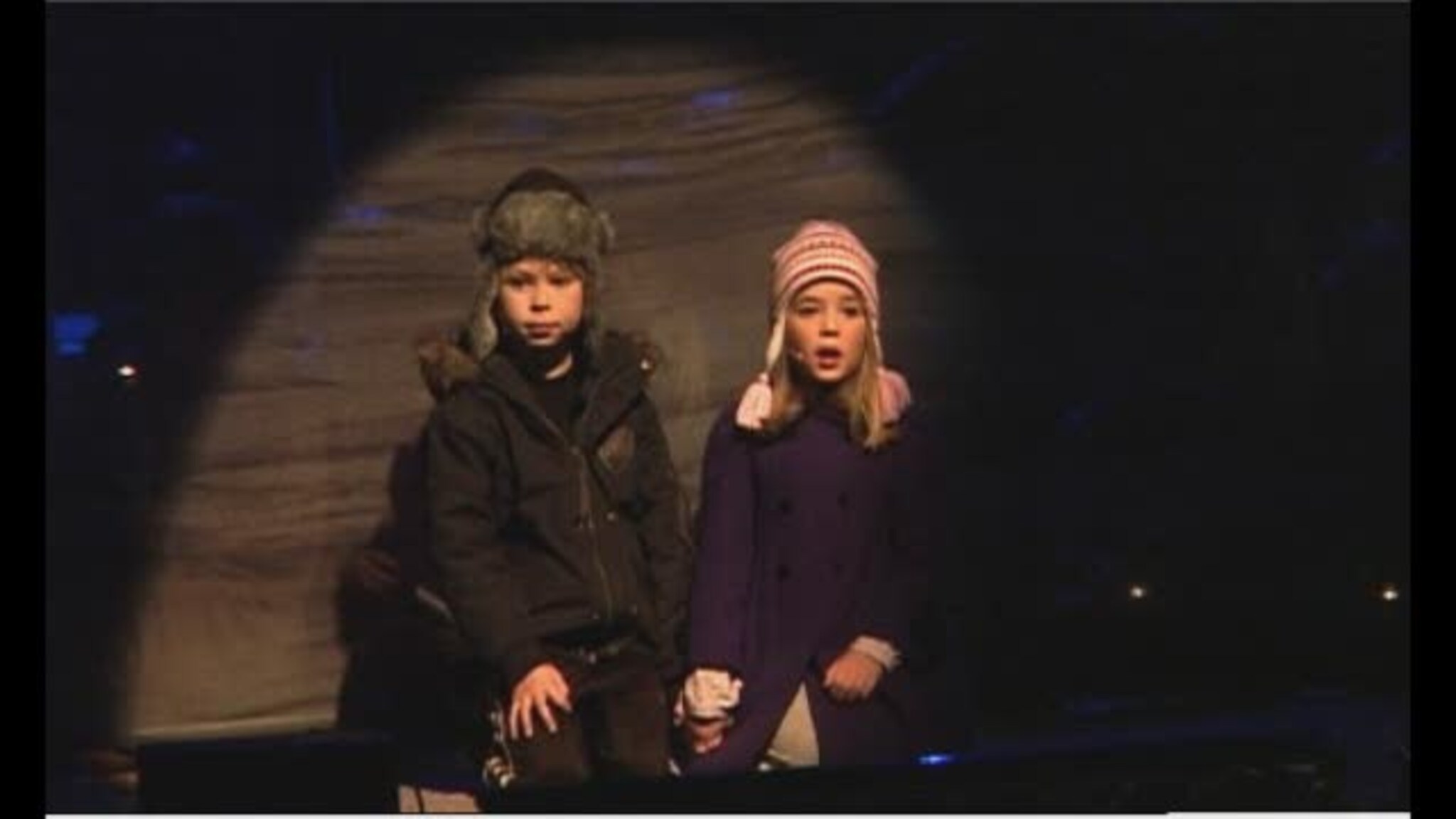 23 desember samlet rundt stallen