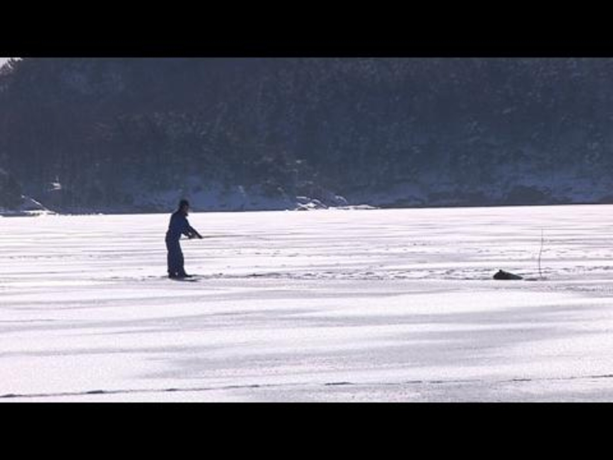 Isfiske på Topdalsfjorden