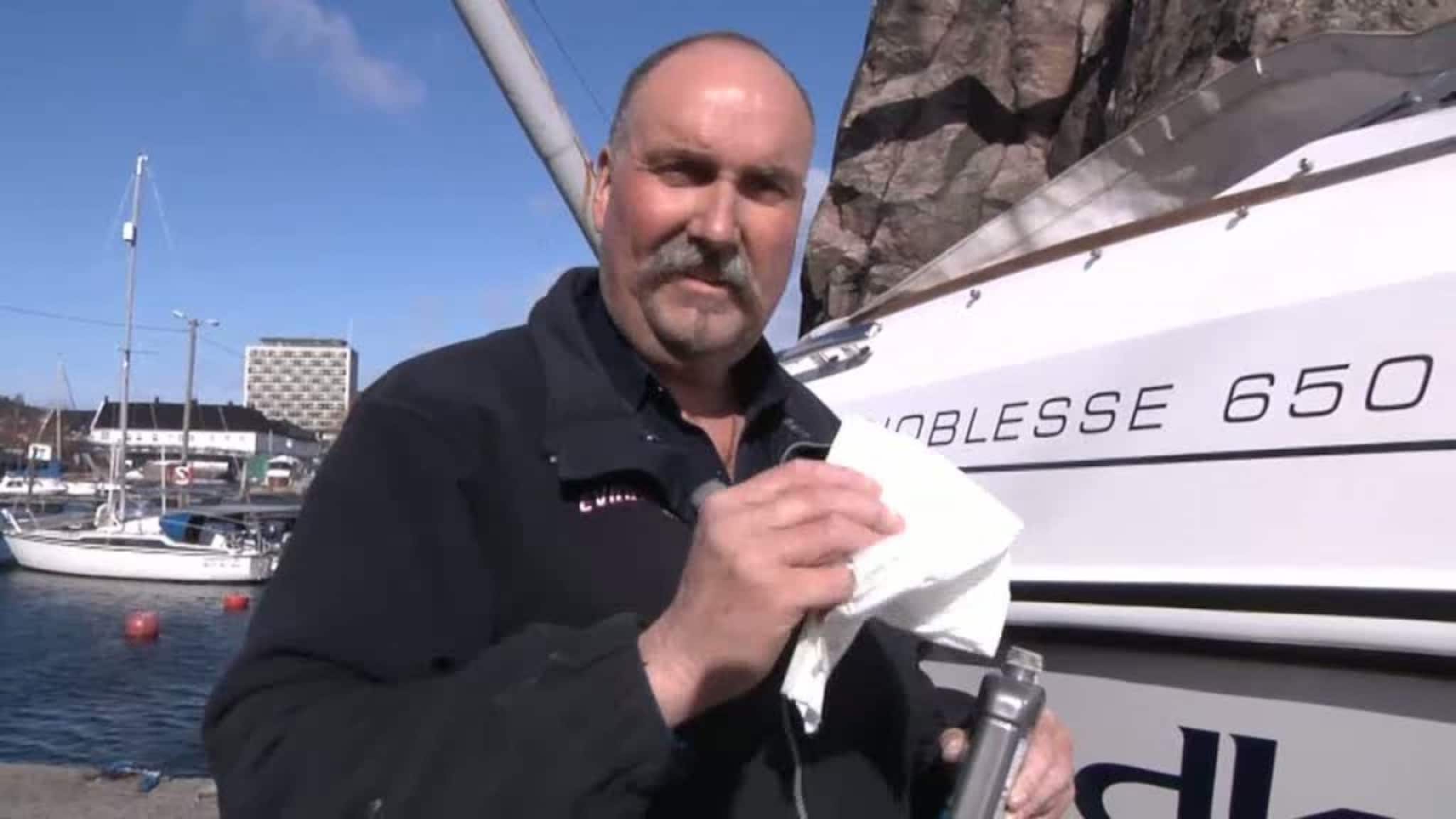 Slik pusser du båten