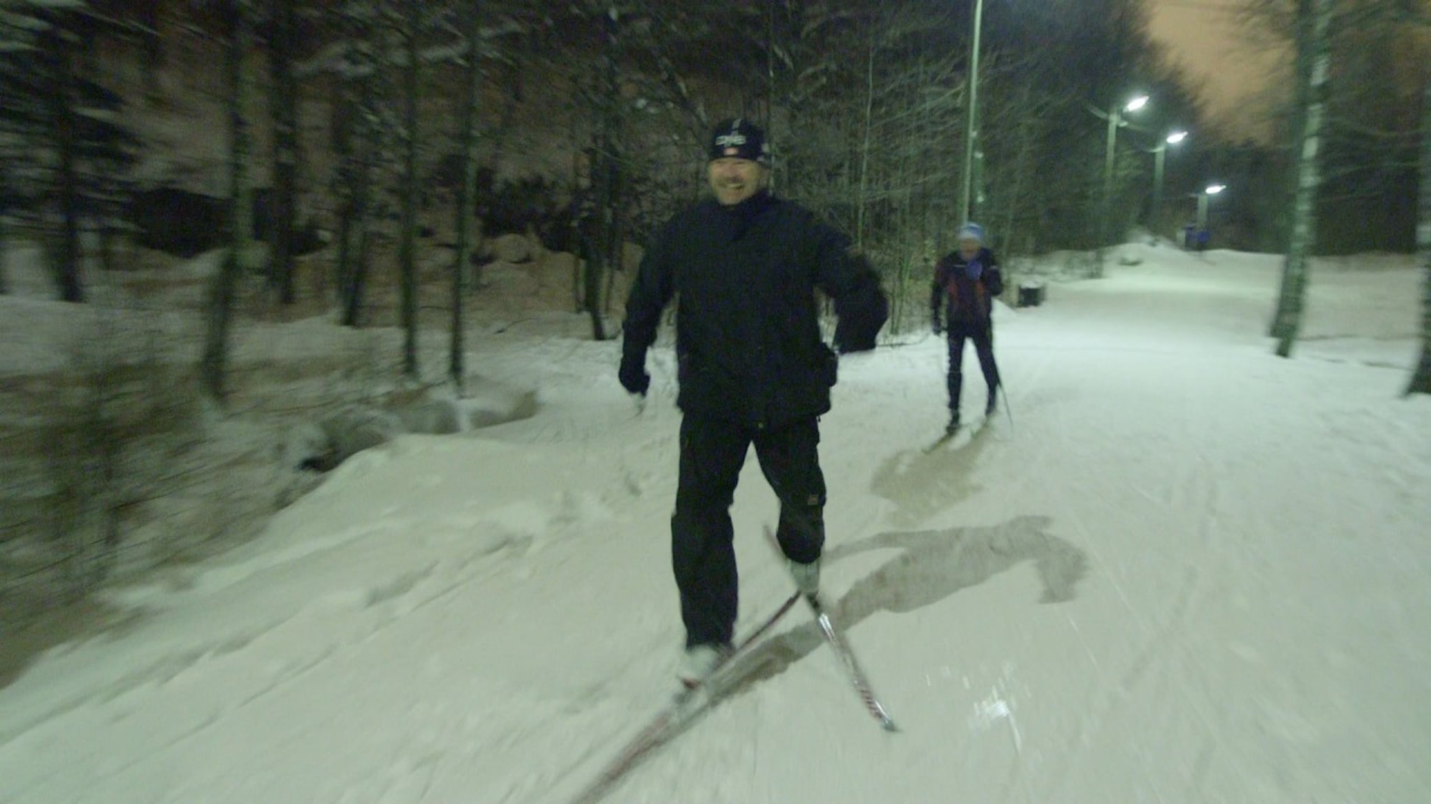 Første fellestrening på ski: - Føles som jeg er fire år